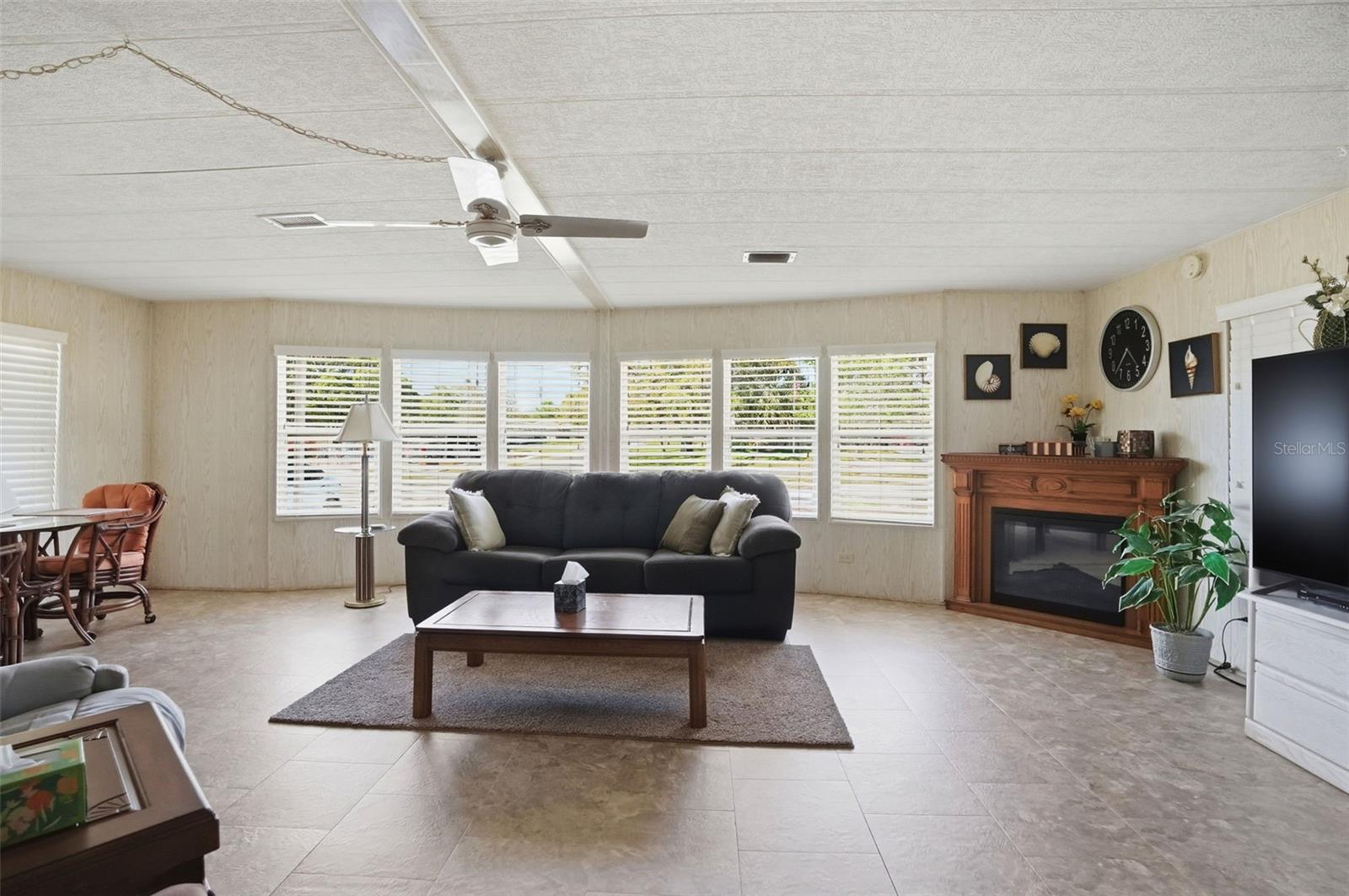 Image 16 of 61 For 8496 Highpoint Boulevard