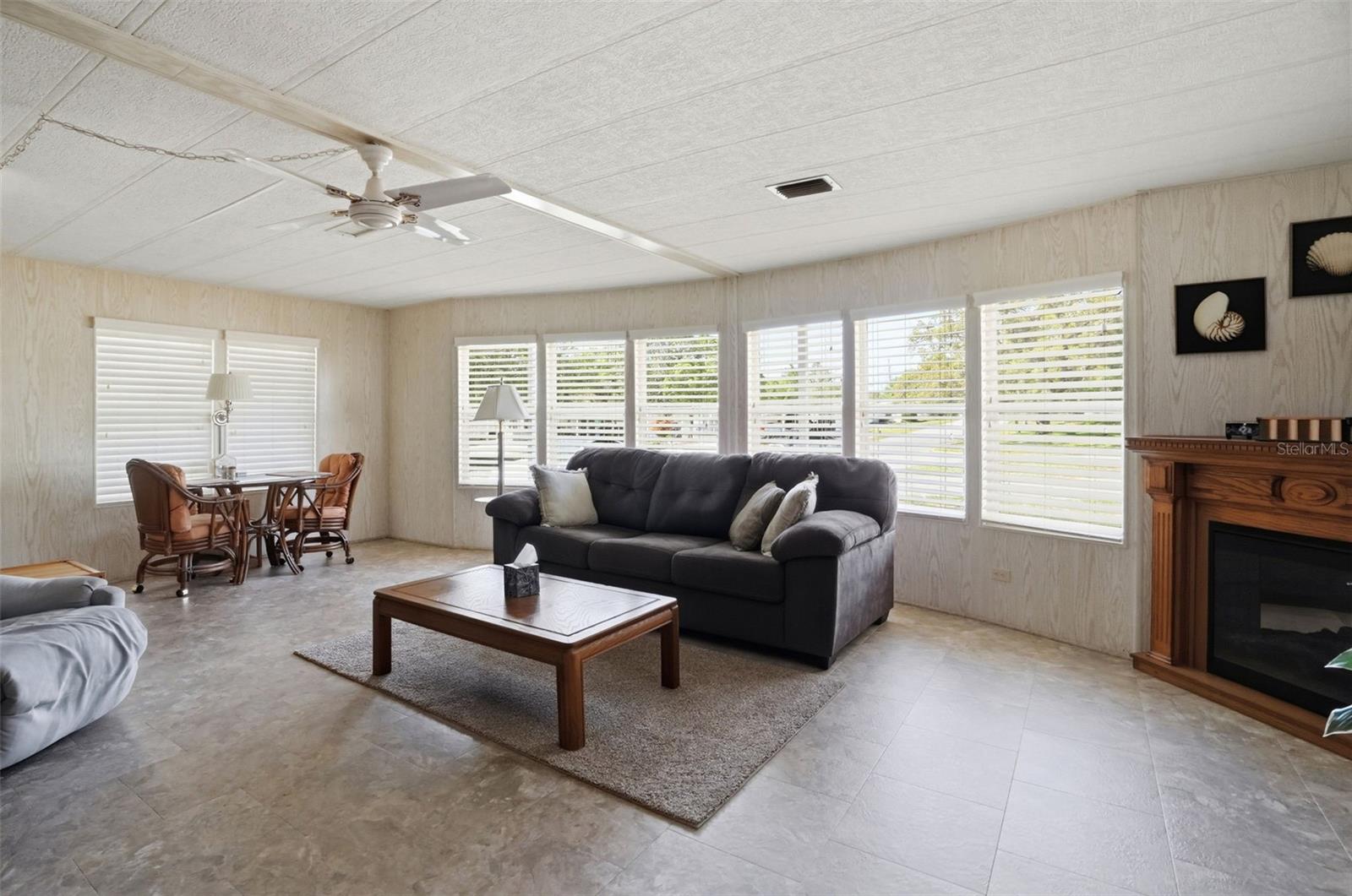 Image 17 of 61 For 8496 Highpoint Boulevard