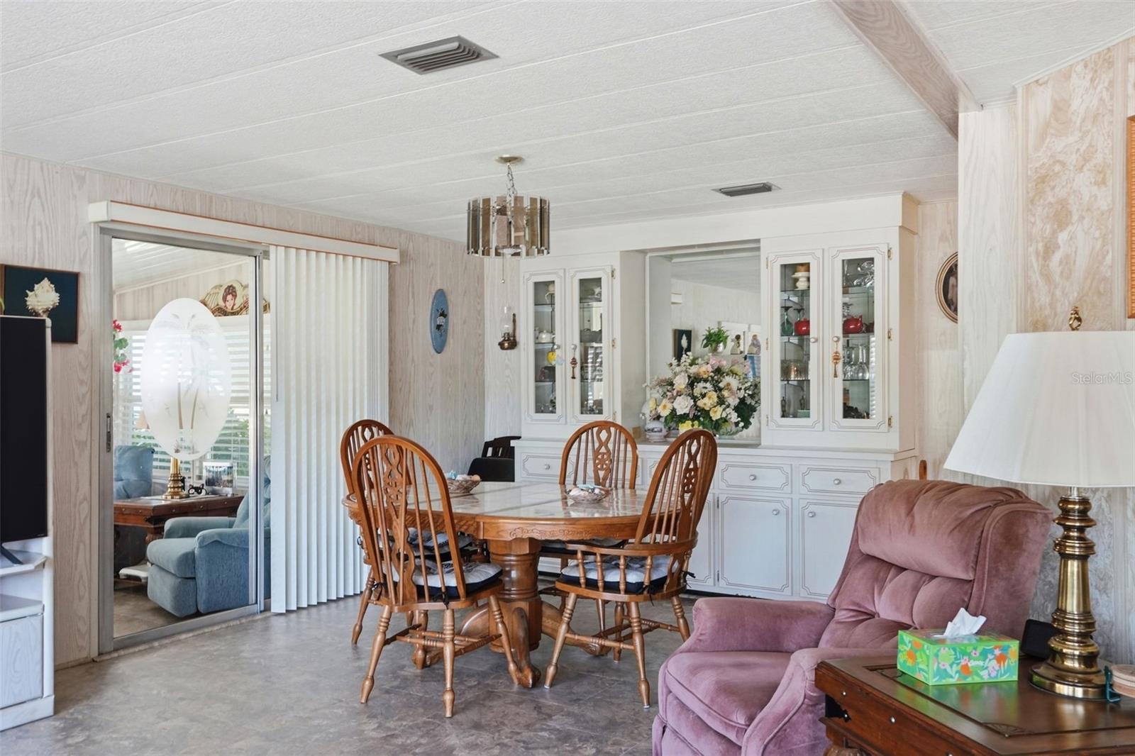 Image 19 of 61 For 8496 Highpoint Boulevard