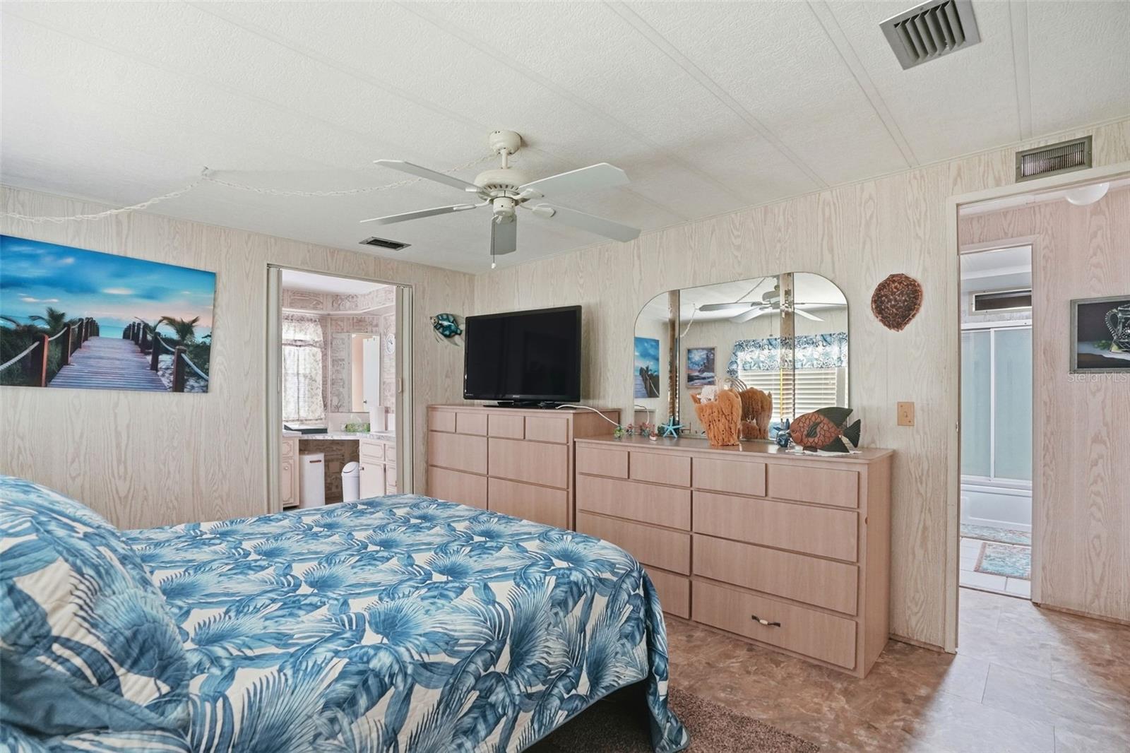 Image 27 of 61 For 8496 Highpoint Boulevard