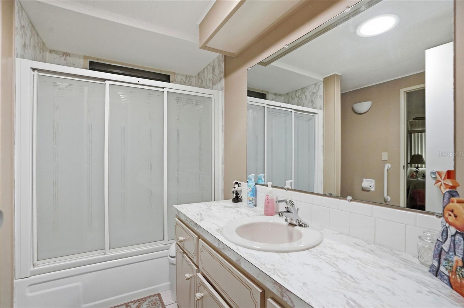 Image 38 of 61 For 8496 Highpoint Boulevard