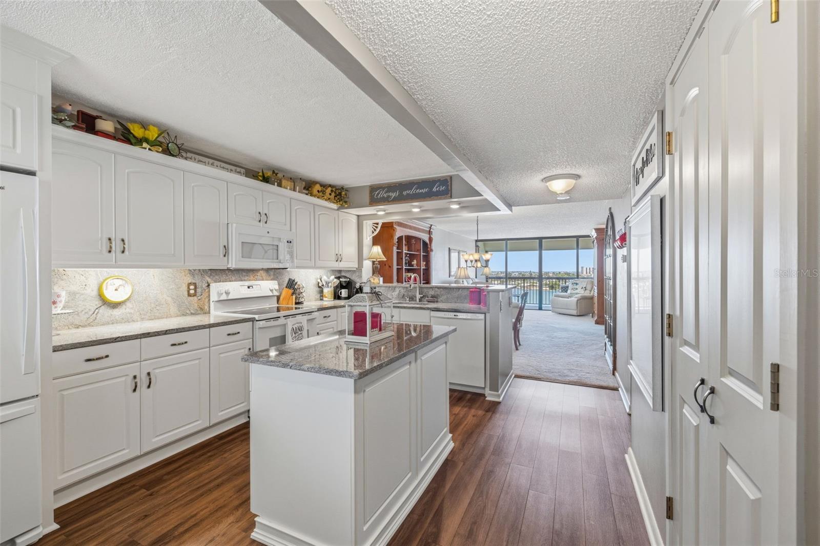 Image 11 of 61 For 9425 Blind Pass Road 705