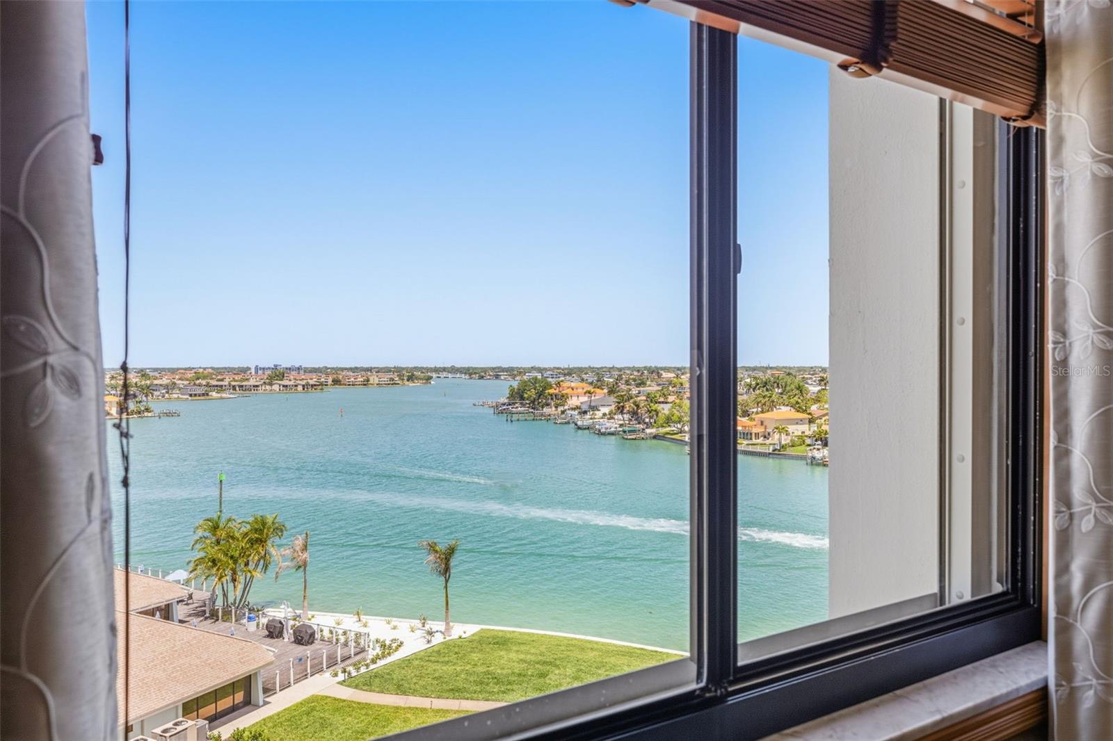 Image 18 of 61 For 9425 Blind Pass Road 705