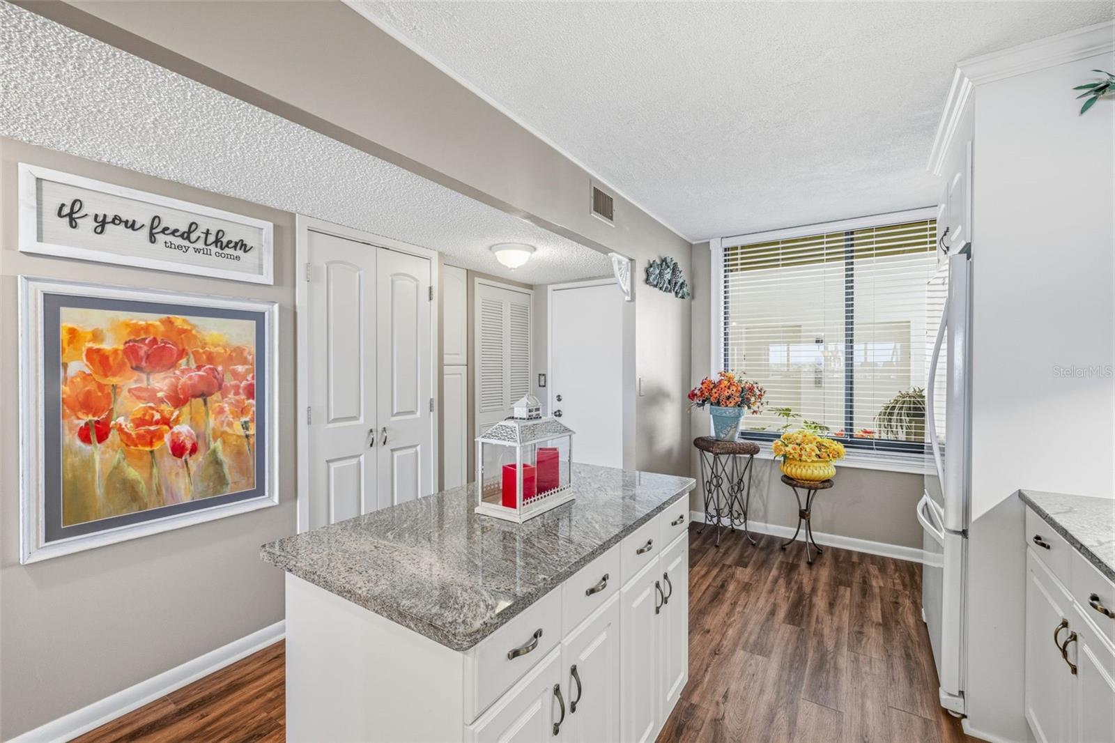 Image 8 of 61 For 9425 Blind Pass Road 705