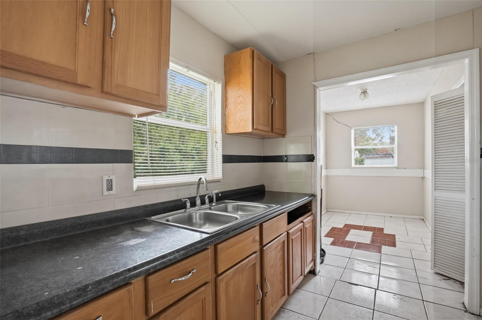 Image 3 of 13 For 4811 Clifton Street