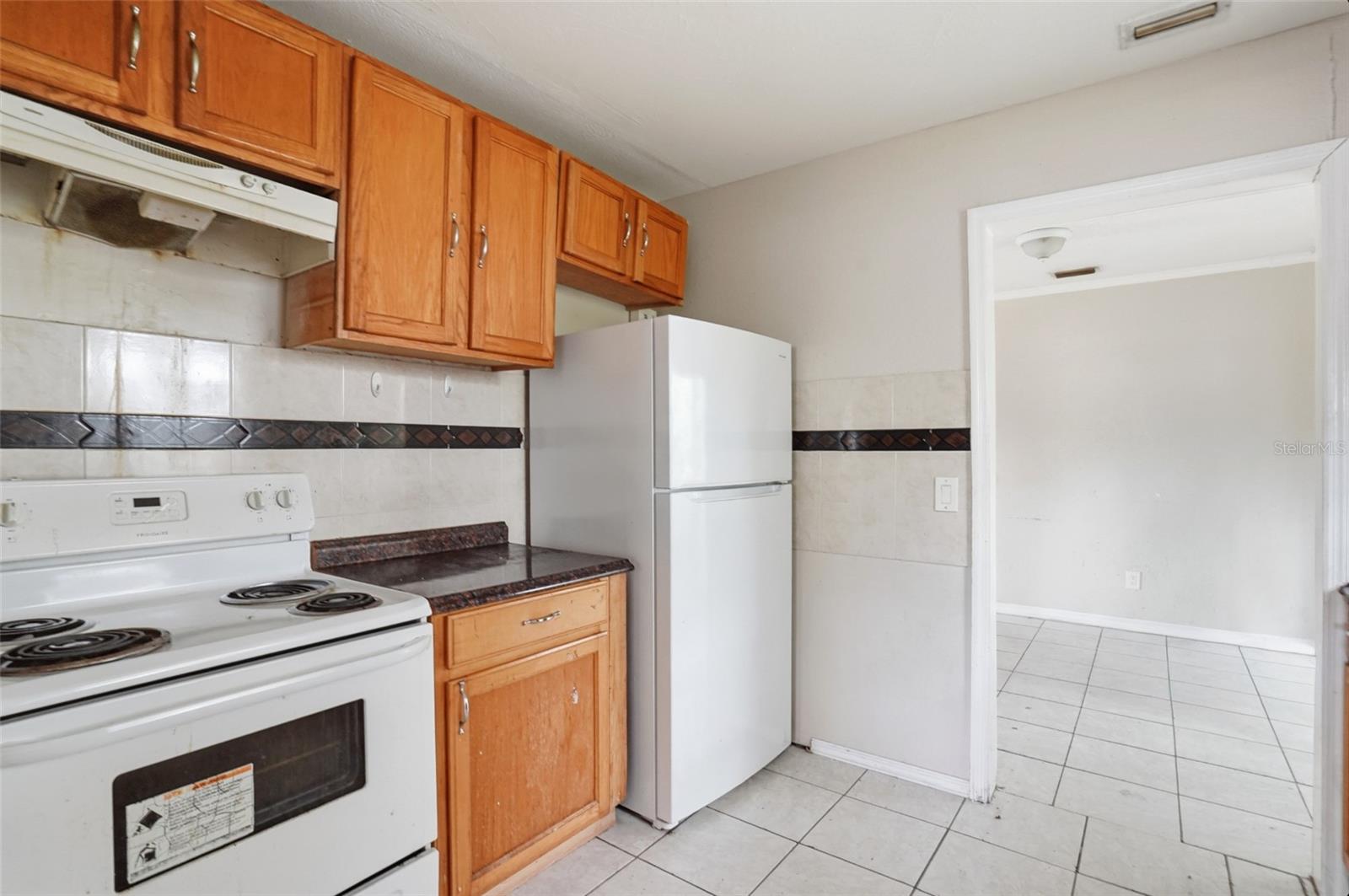 Image 6 of 13 For 4811 Clifton Street