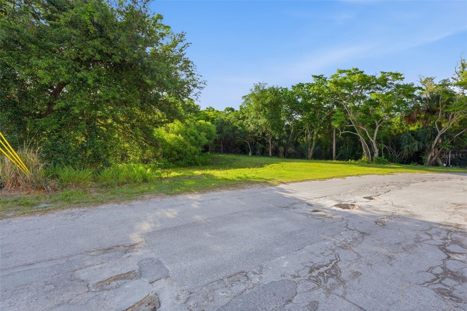 Image 8 of 13 For 7810 Clark Moody Boulevard