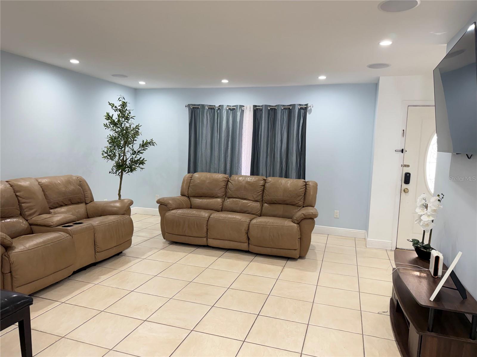 Image 4 of 25 For 7005 Jean Court