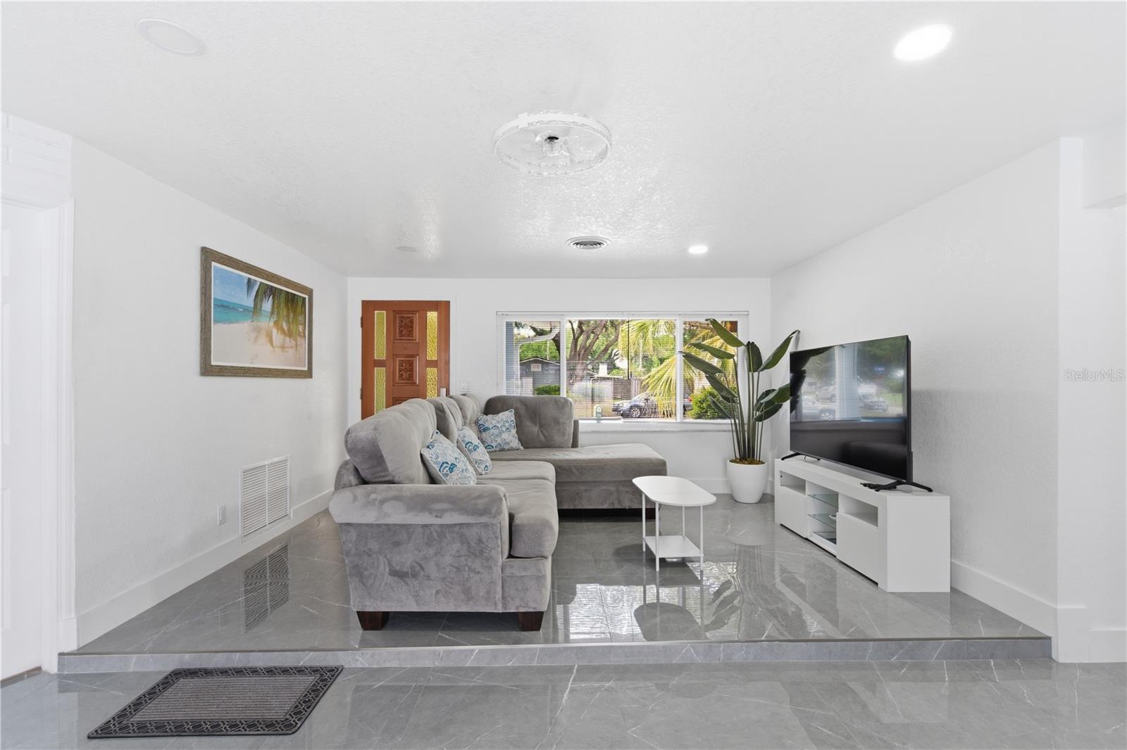 Image 4 of 37 For 1379 Lemon Street