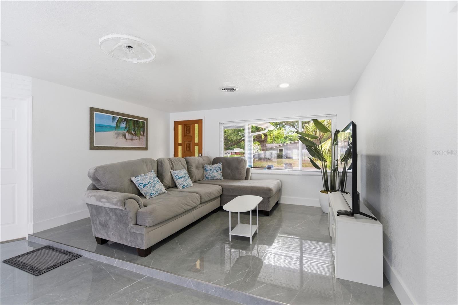 Image 5 of 37 For 1379 Lemon Street