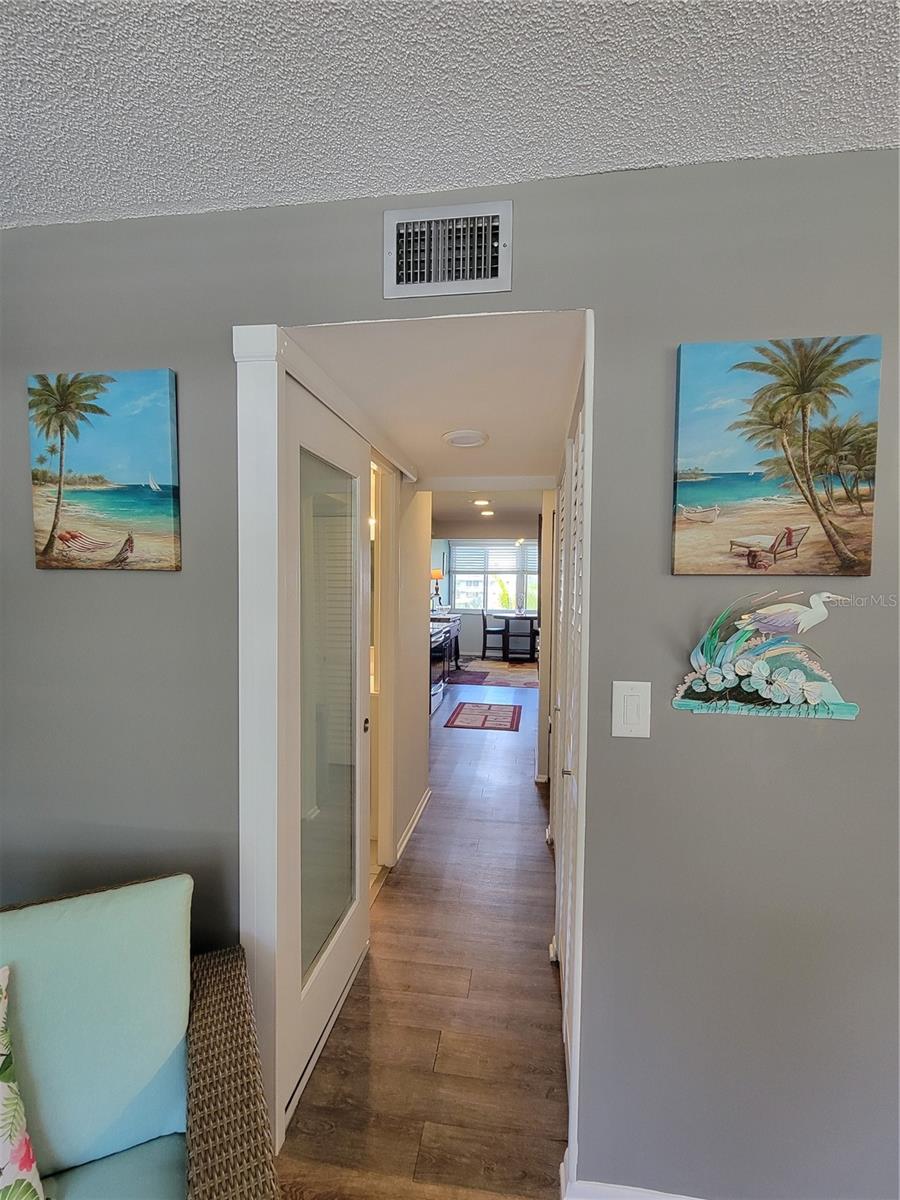 Image 14 of 40 For 4720 Locust Street Ne 219