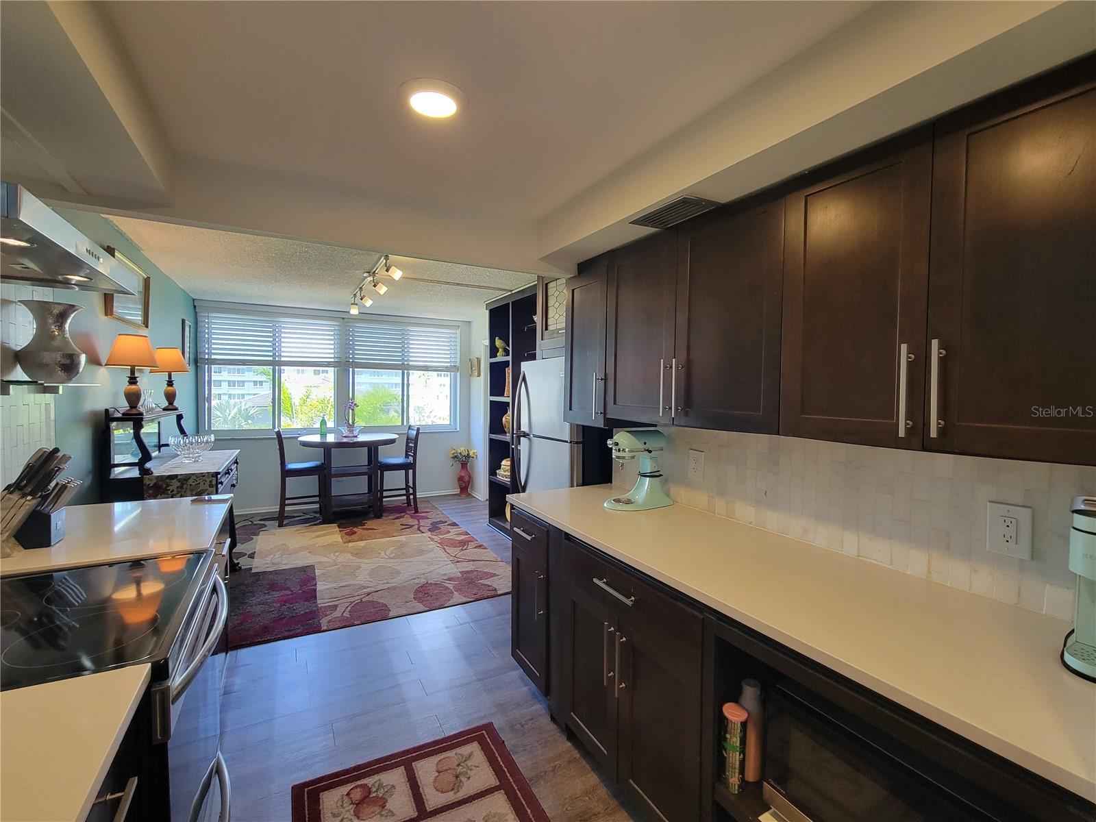 Image 17 of 40 For 4720 Locust Street Ne 219