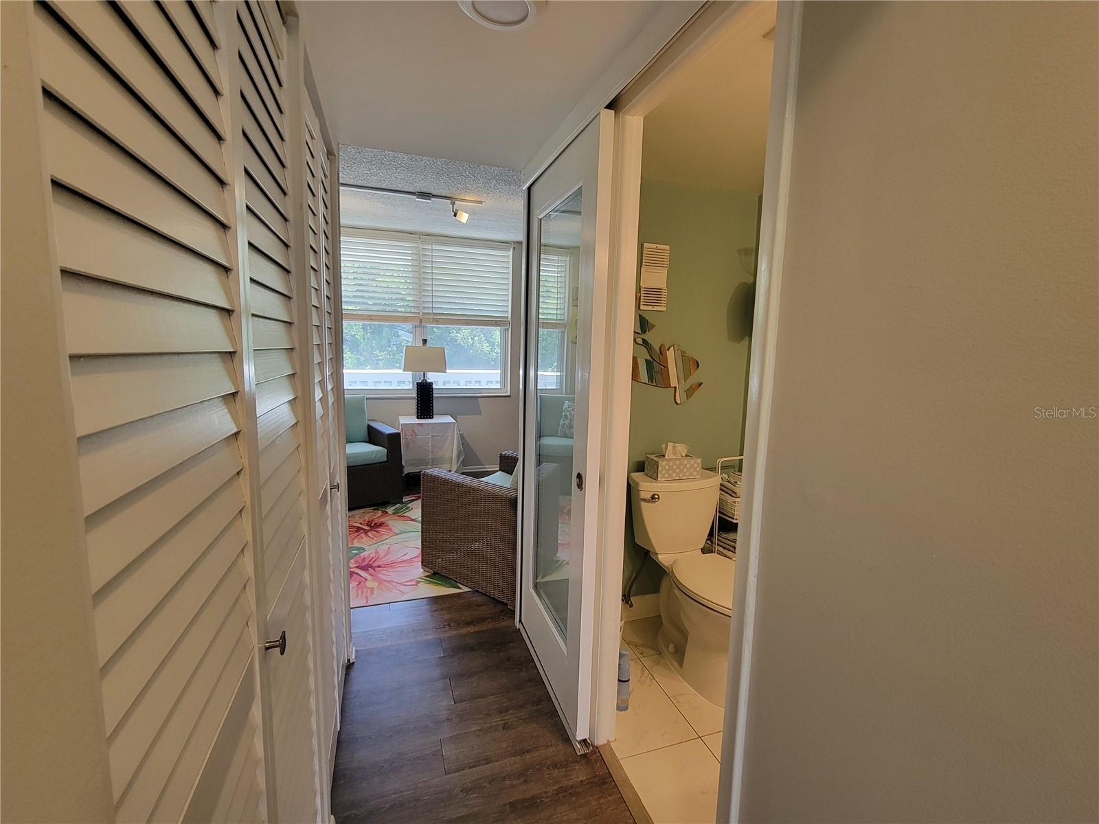 Image 25 of 40 For 4720 Locust Street Ne 219