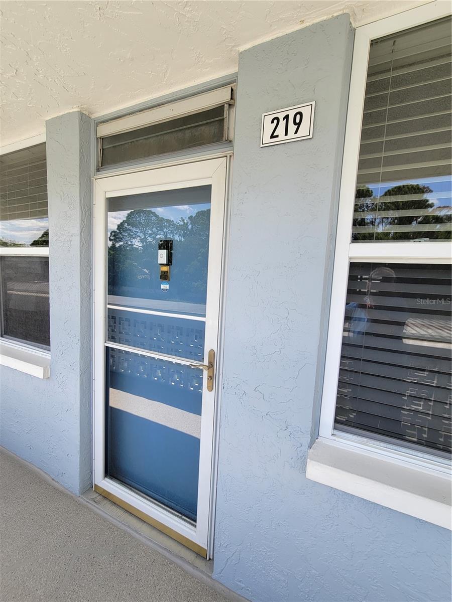 Image 3 of 40 For 4720 Locust Street Ne 219