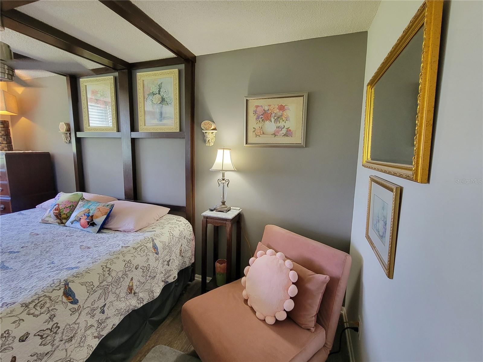 Image 31 of 40 For 4720 Locust Street Ne 219