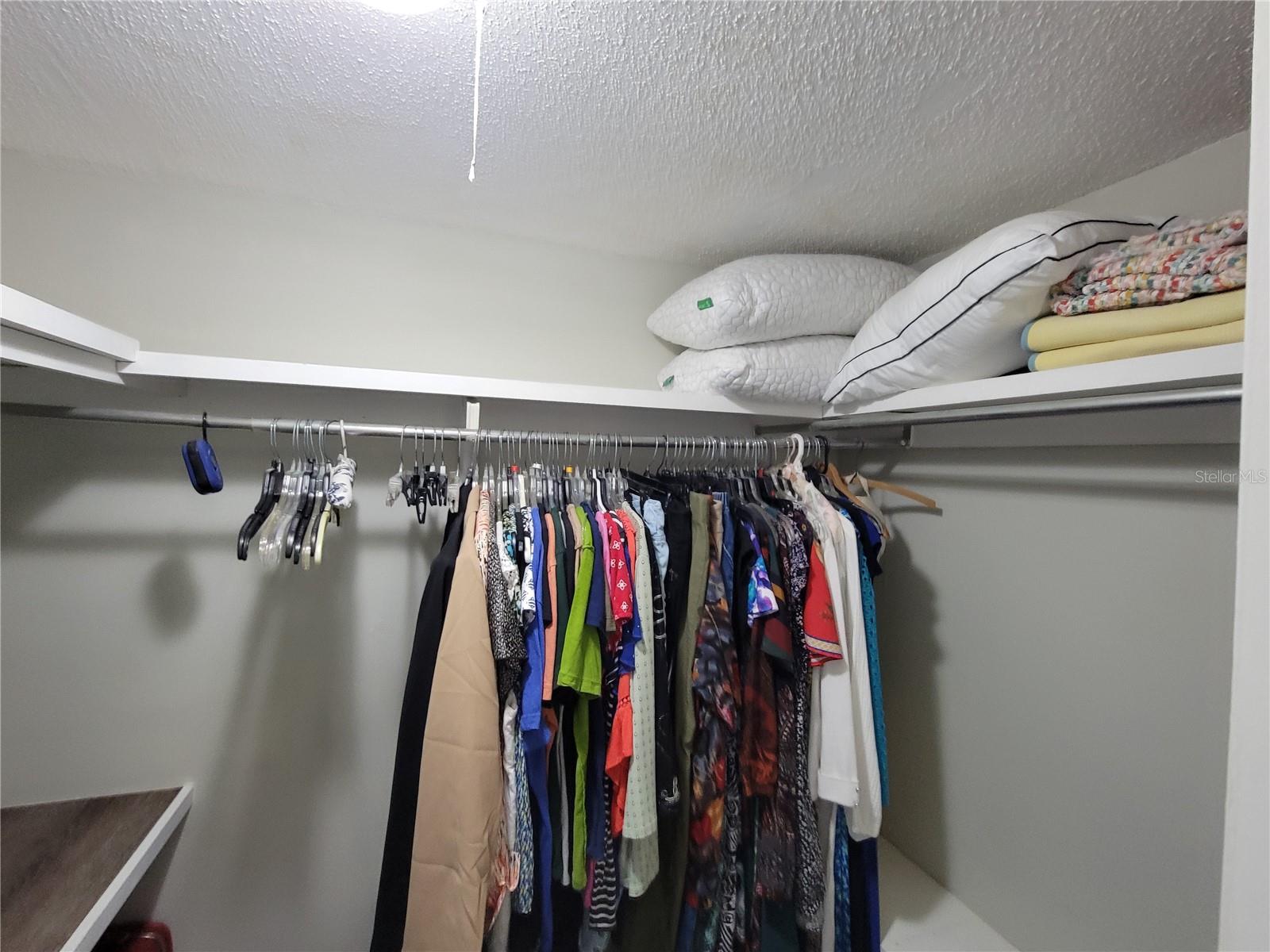 Image 33 of 40 For 4720 Locust Street Ne 219