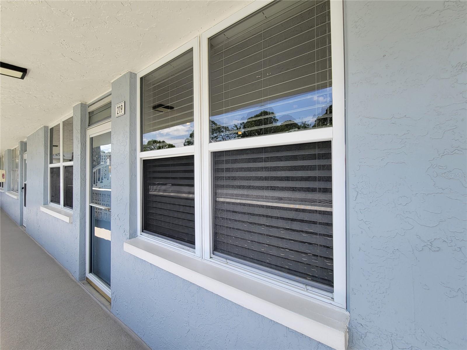 Image 4 of 40 For 4720 Locust Street Ne 219