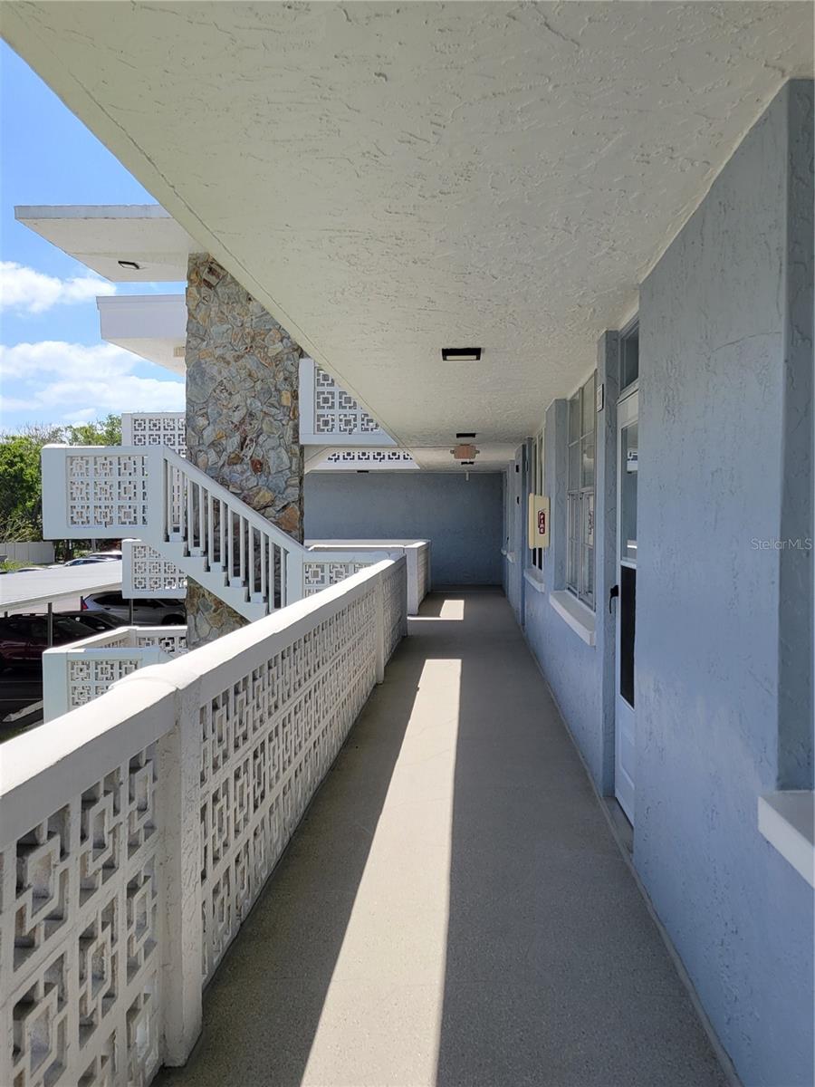 Image 5 of 40 For 4720 Locust Street Ne 219