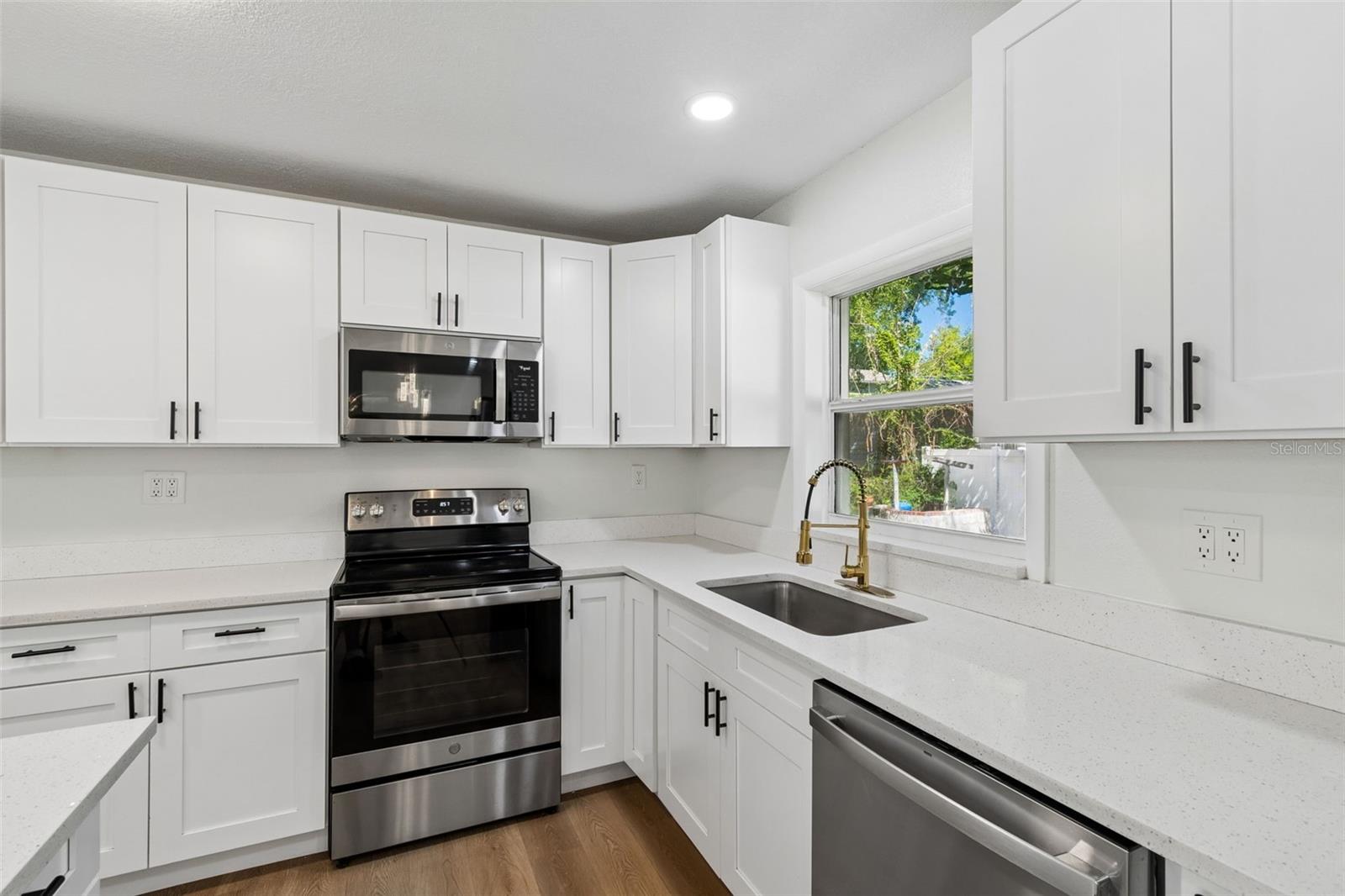 Image 10 of 39 For 1212 24th Avenue