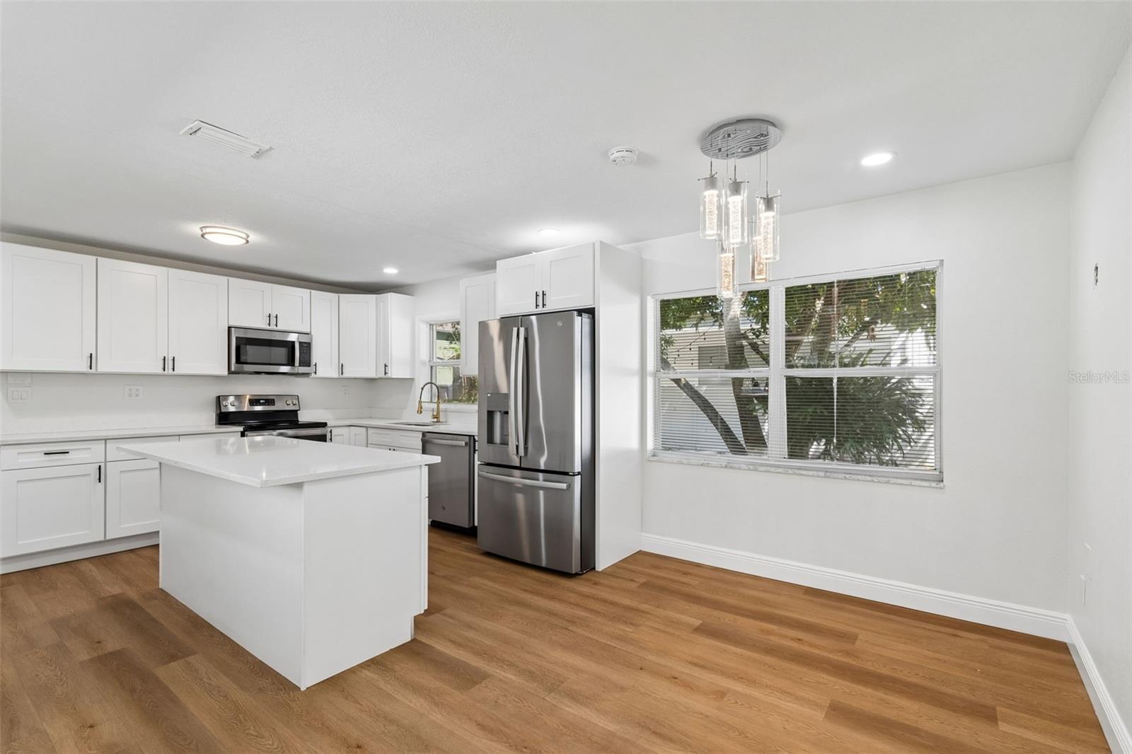 Image 9 of 39 For 1212 24th Avenue