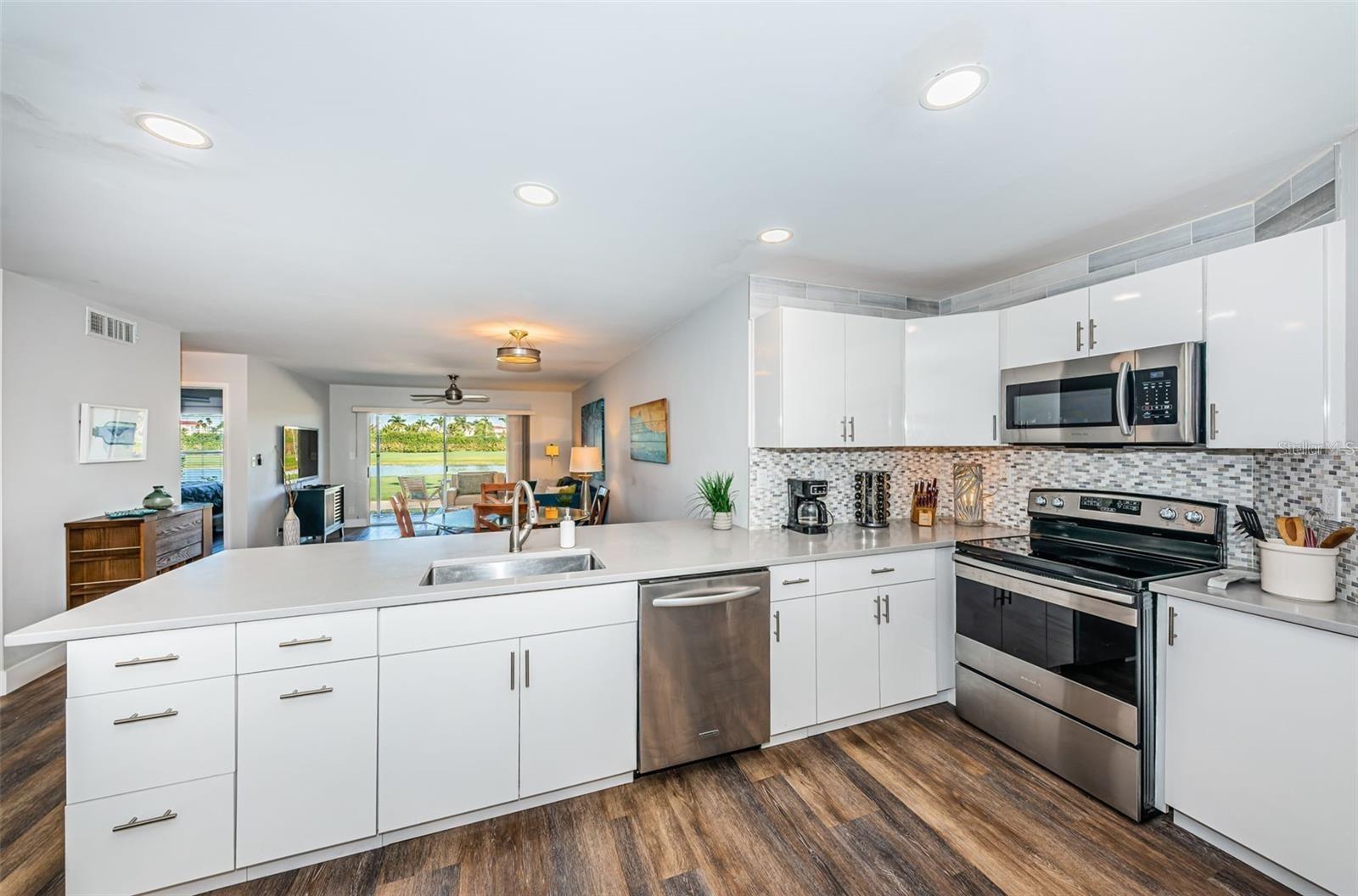 Image 6 of 15 For 6141 Bahia Del Mar Boulevard 129