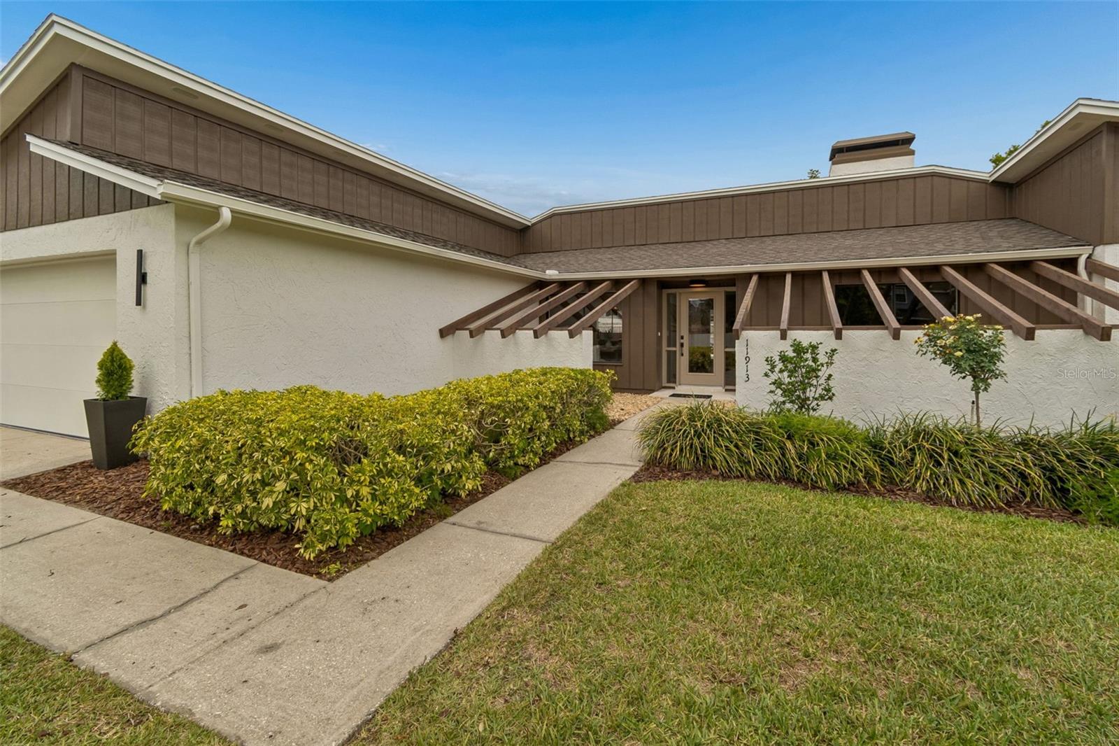 Image 2 of 42 For 11913 Nicklaus Circle