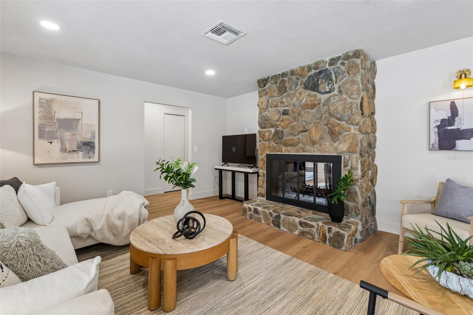 Image 23 of 42 For 11913 Nicklaus Circle