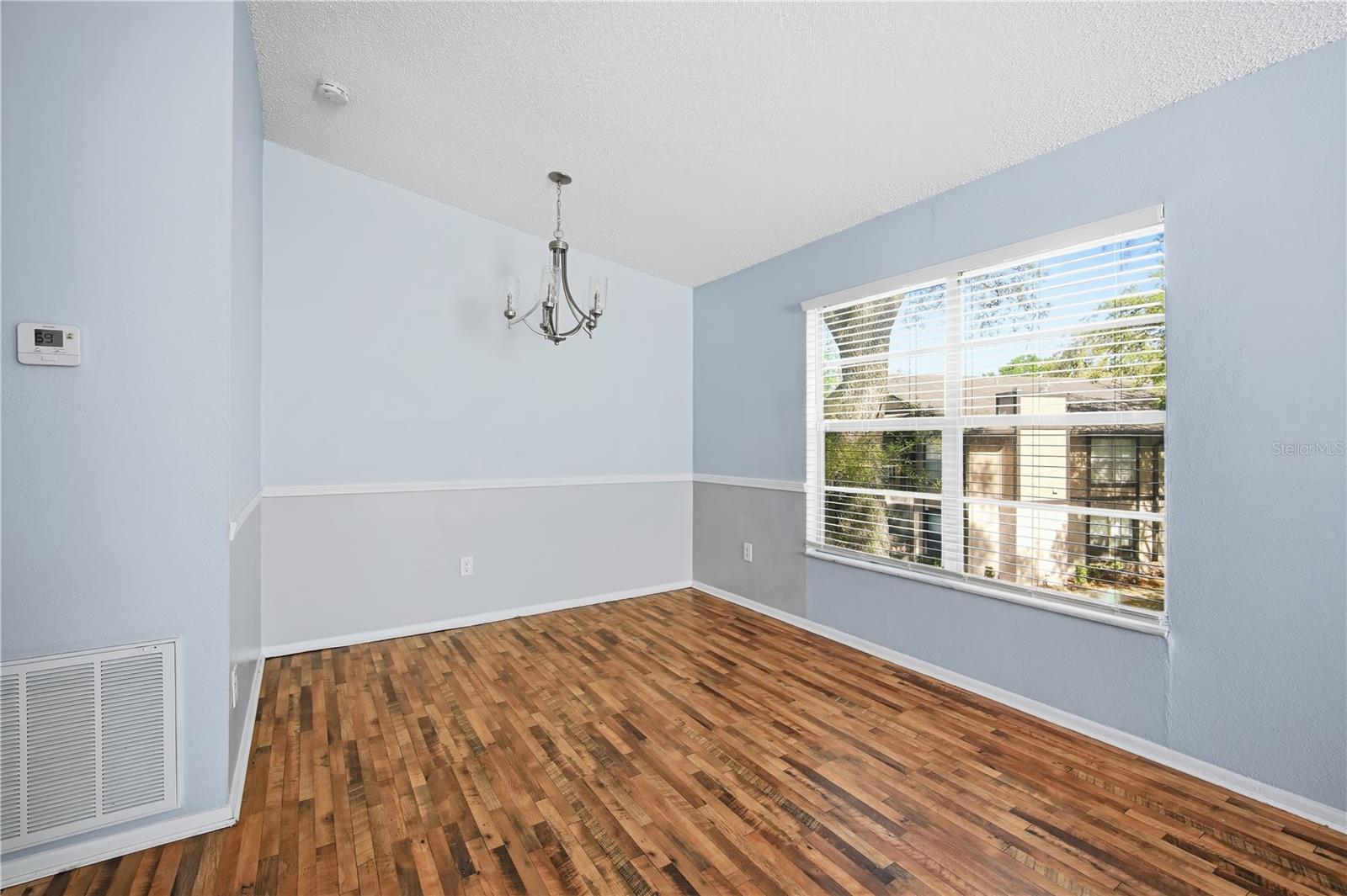 Image 12 of 23 For 4022 Tumble Wood Trail 201