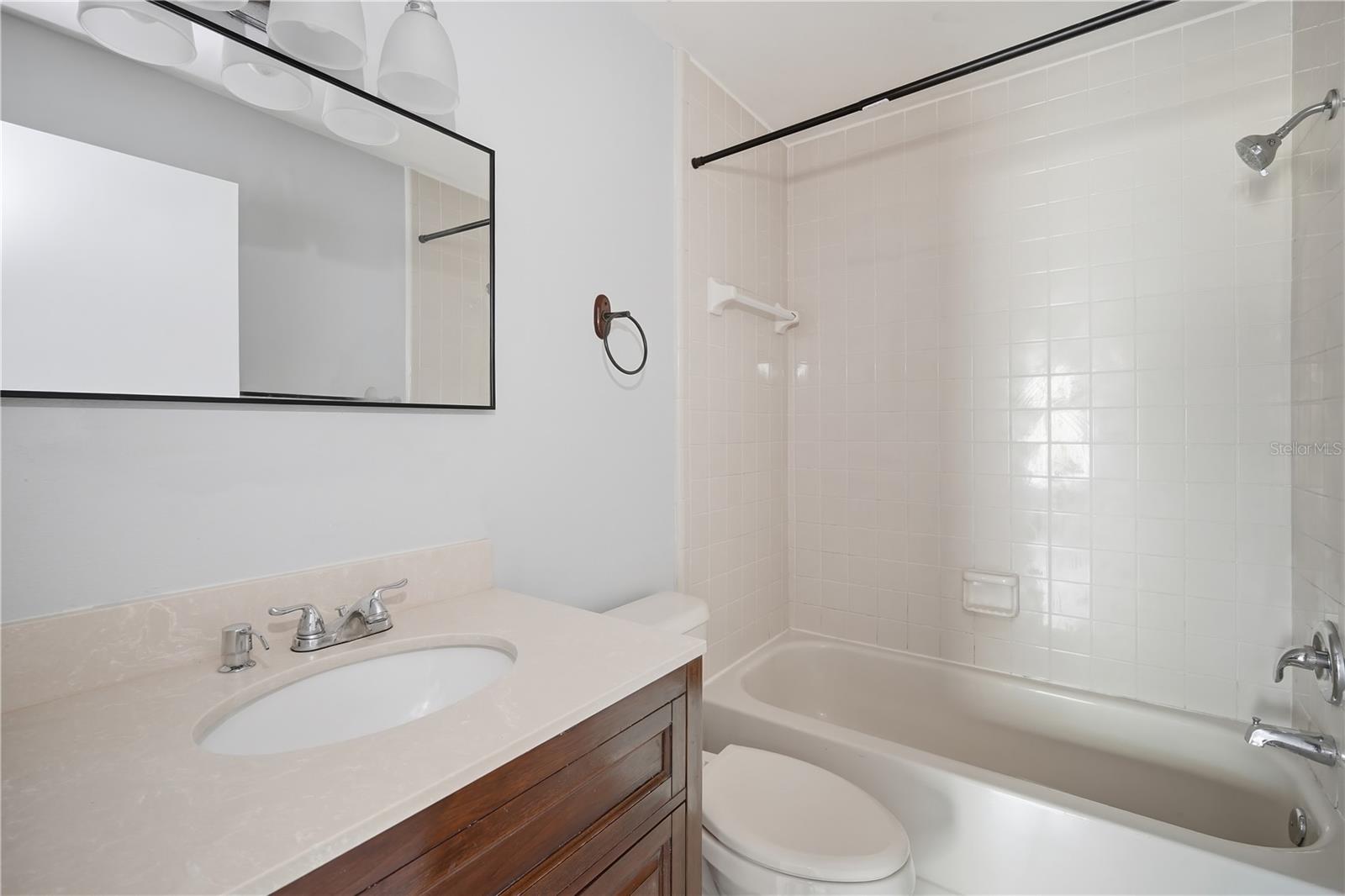 Image 15 of 23 For 4022 Tumble Wood Trail 201