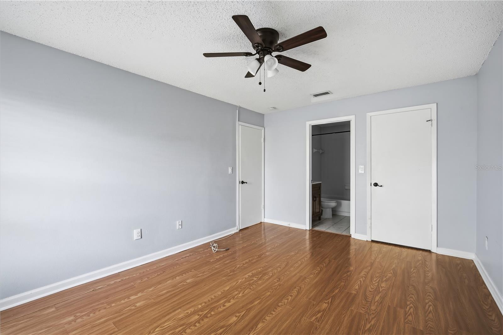 Image 17 of 23 For 4022 Tumble Wood Trail 201