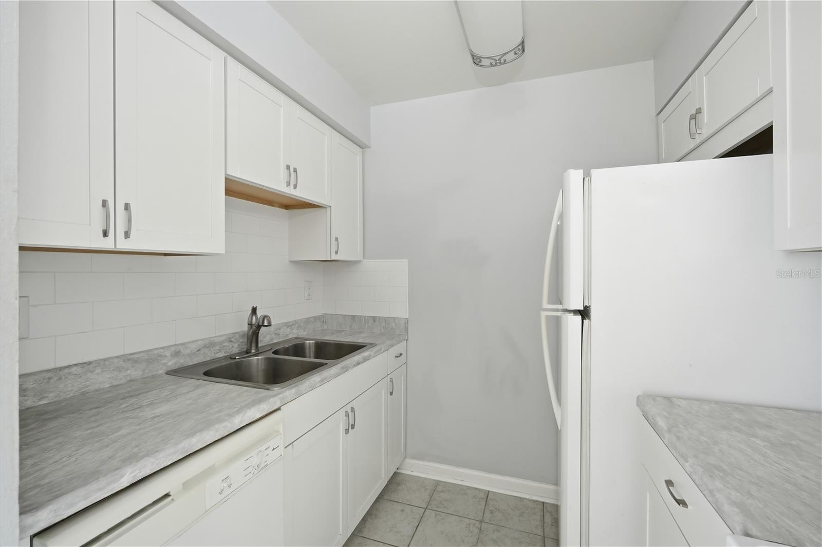 Image 9 of 23 For 4022 Tumble Wood Trail 201