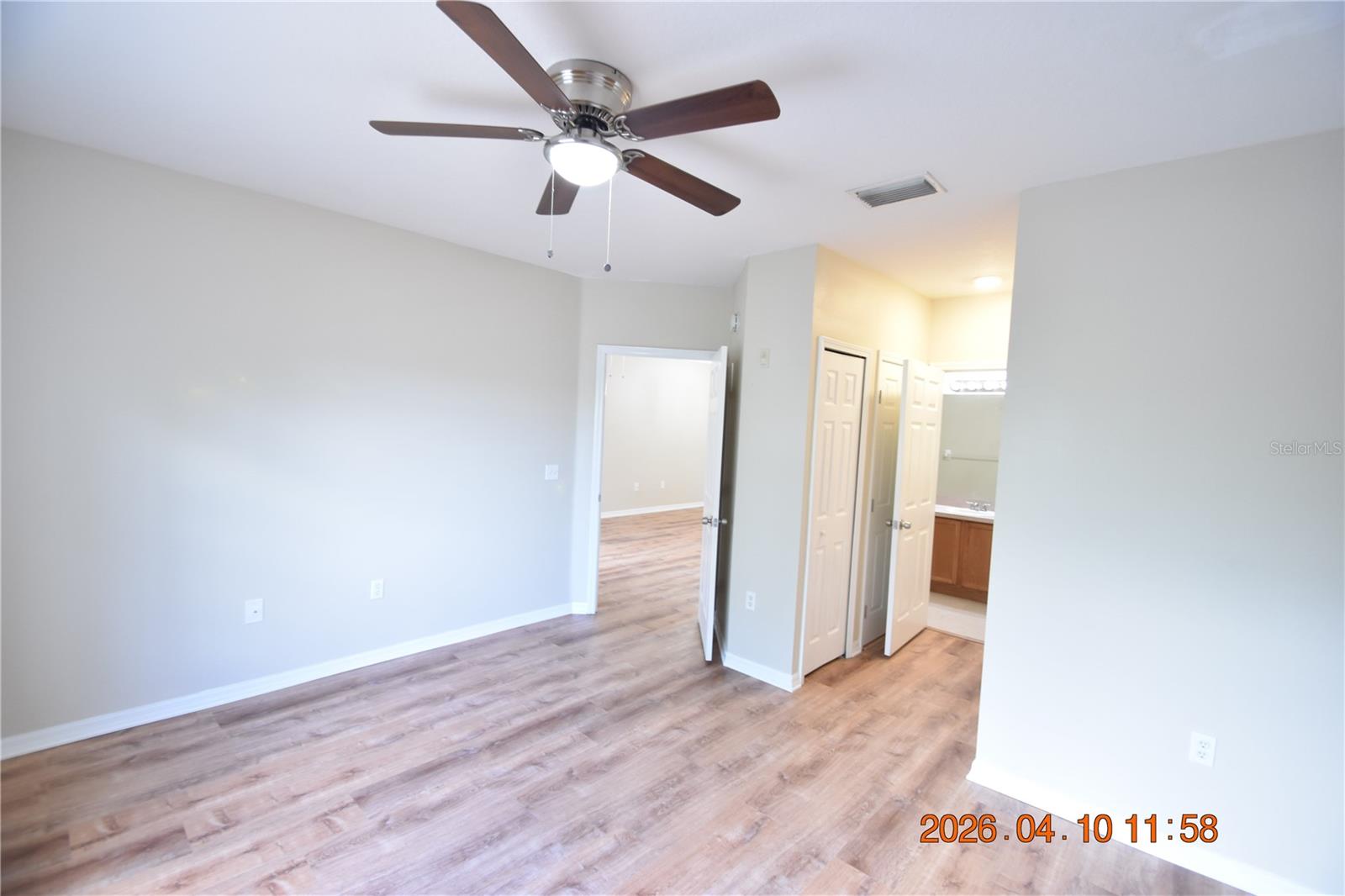 Image 20 of 38 For 6007 Skydale Way 202