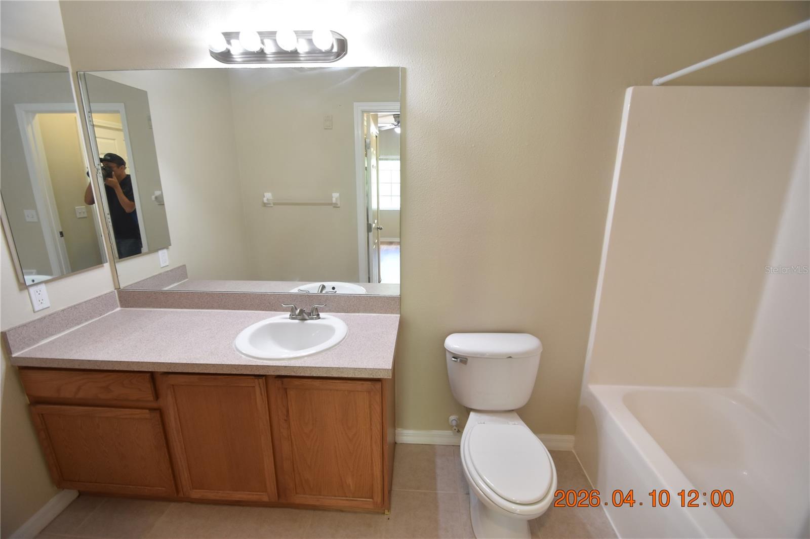 Image 23 of 38 For 6007 Skydale Way 202