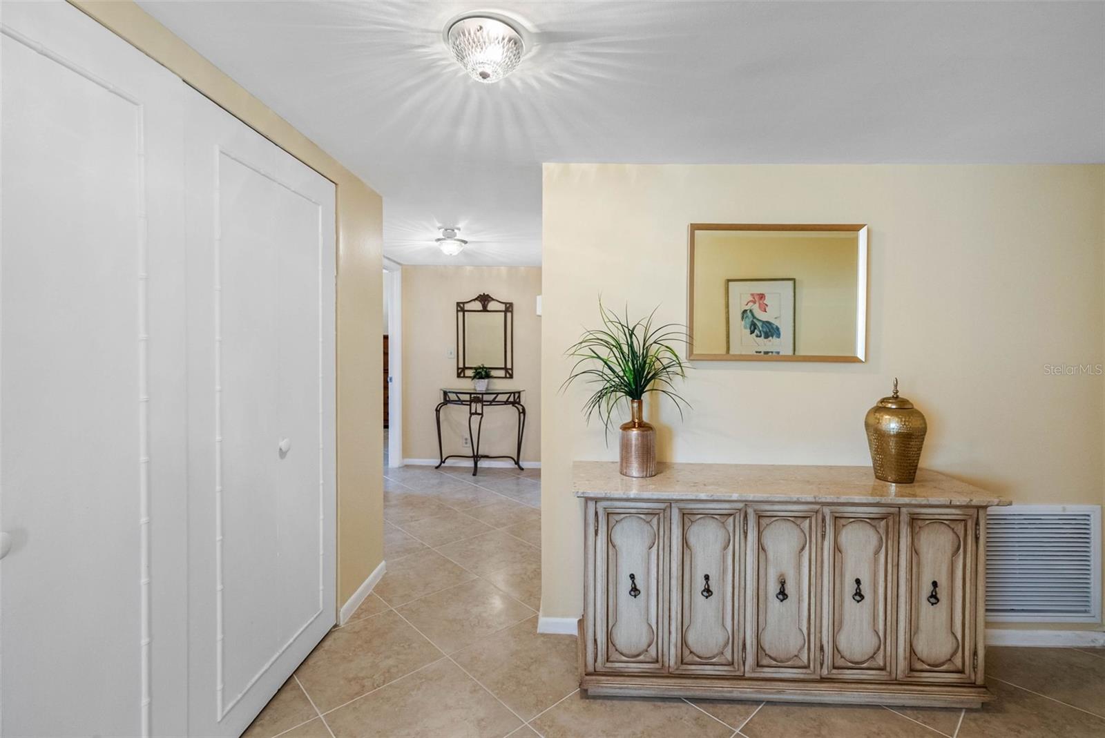 Image 13 of 45 For 100 Oakmont Lane 203