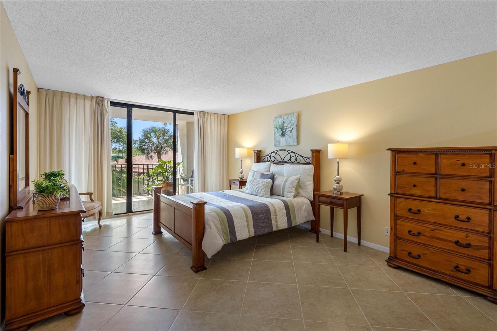 Image 16 of 45 For 100 Oakmont Lane 203