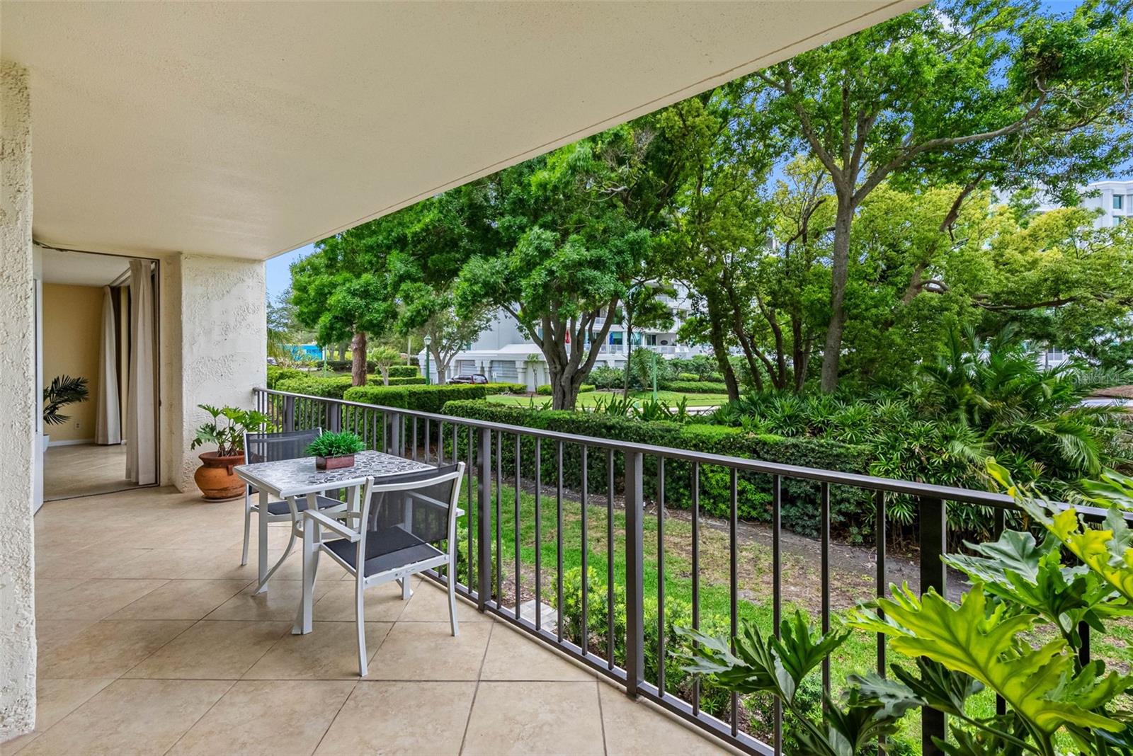 Image 17 of 45 For 100 Oakmont Lane 203