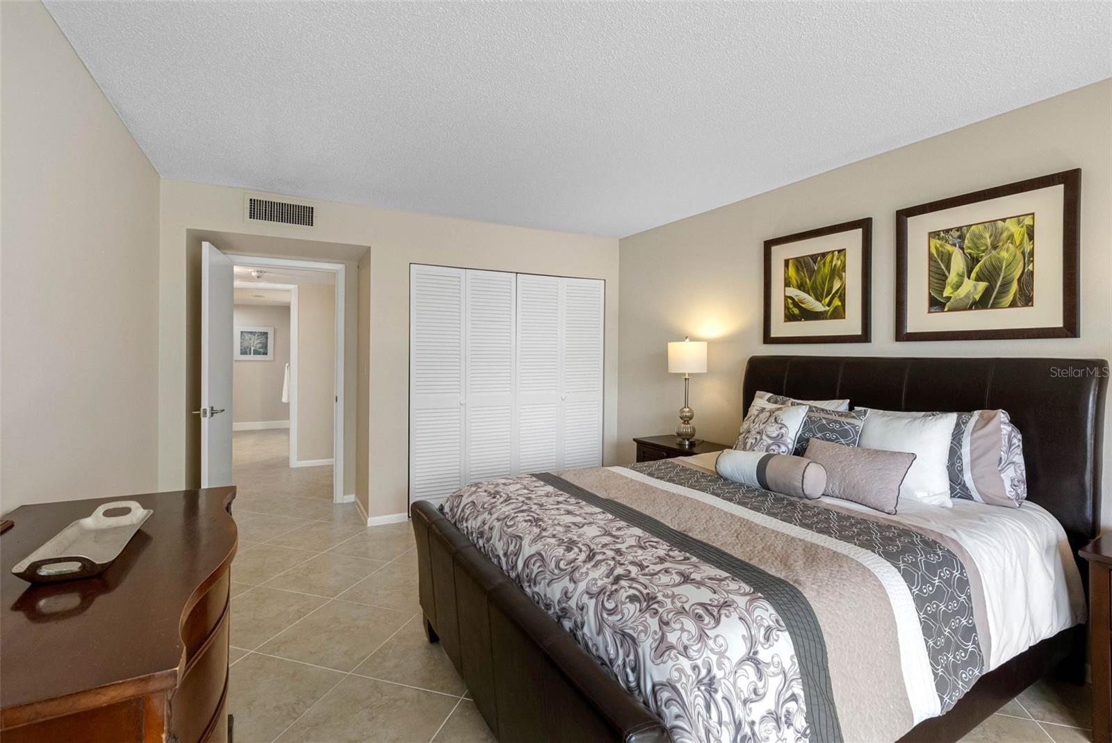 Image 22 of 45 For 100 Oakmont Lane 203