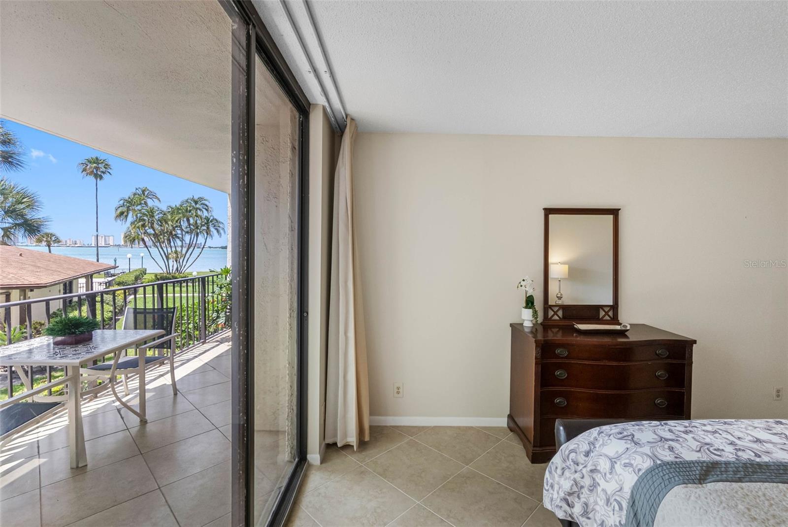 Image 23 of 45 For 100 Oakmont Lane 203