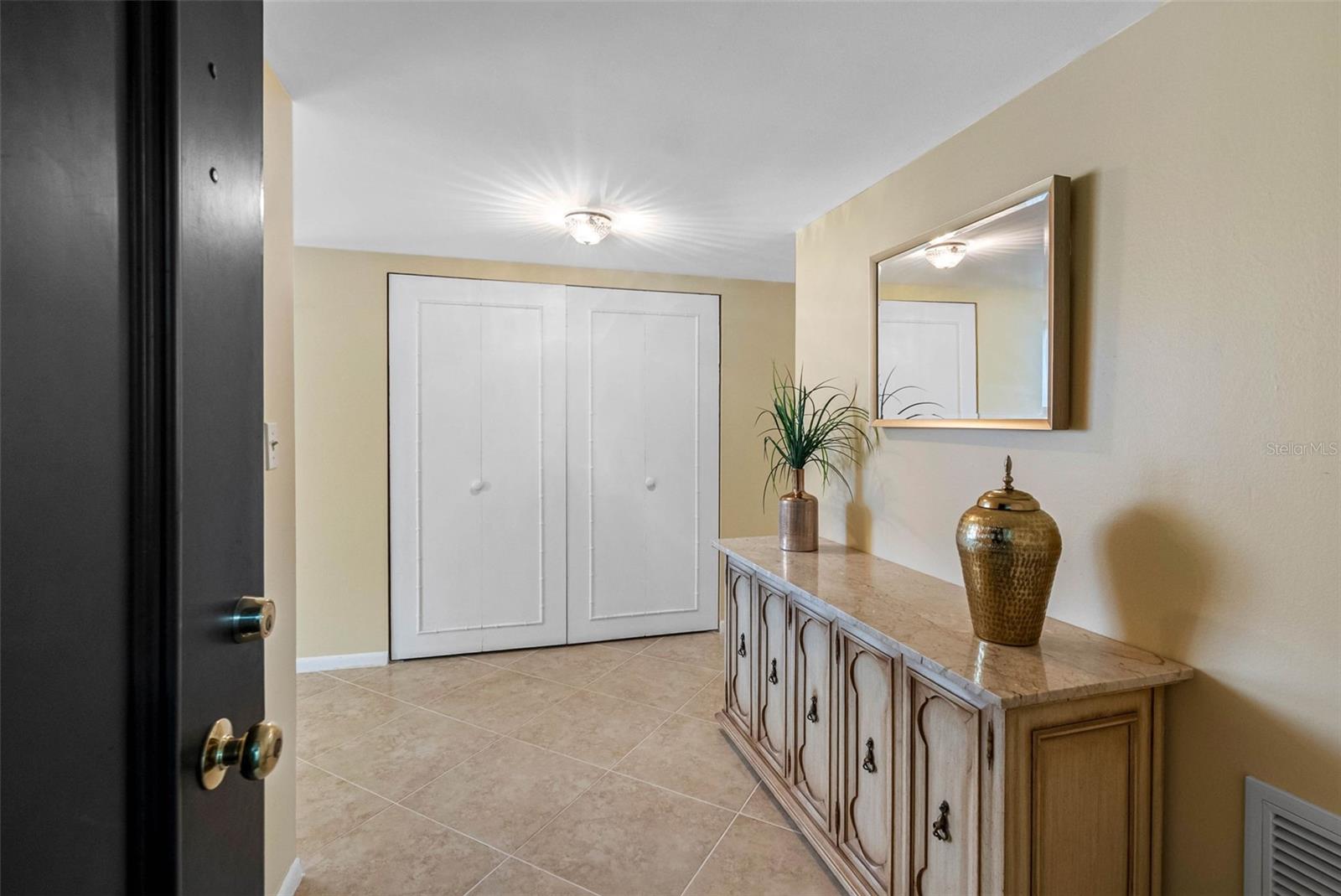 Image 26 of 45 For 100 Oakmont Lane 203