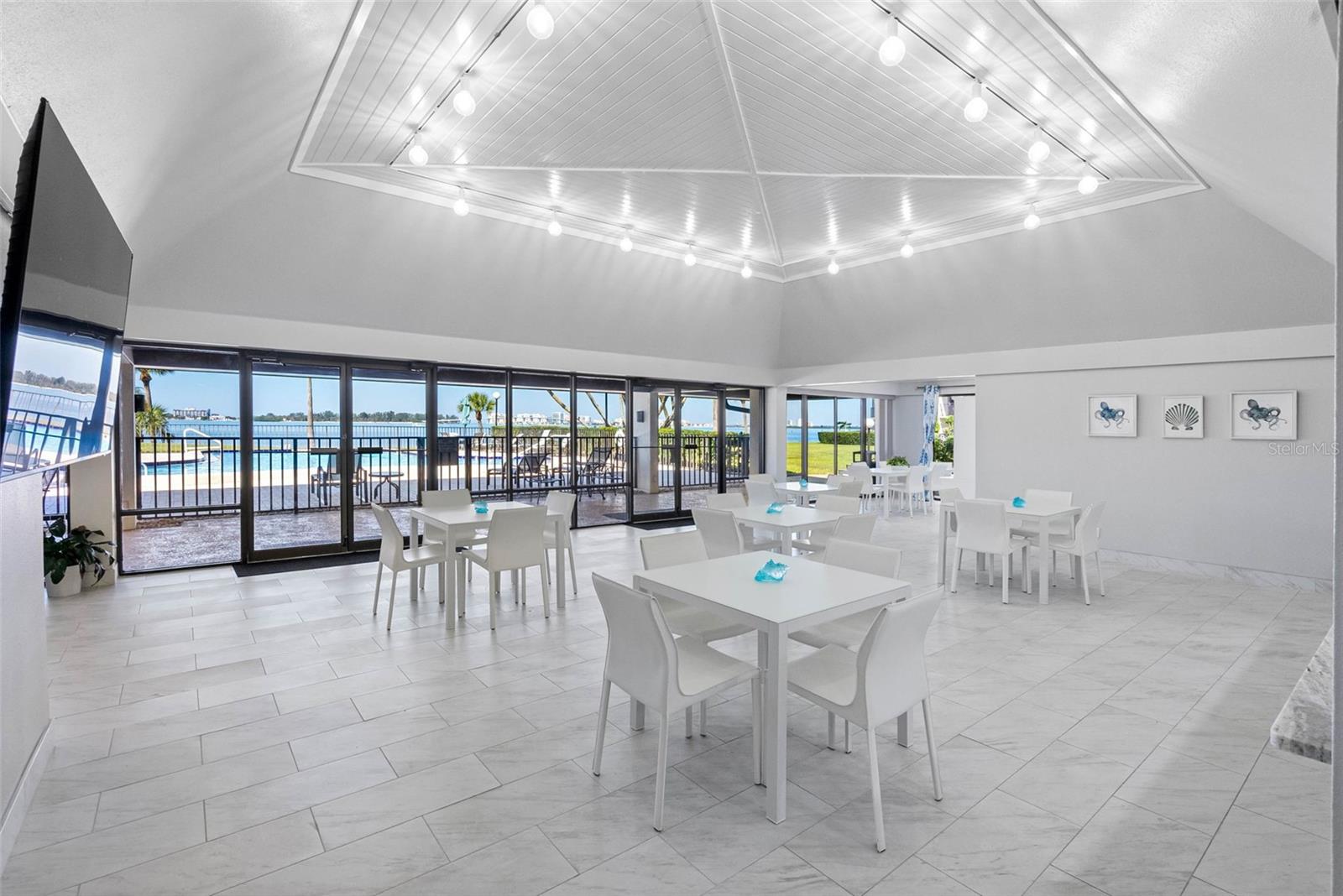 Image 31 of 45 For 100 Oakmont Lane 203