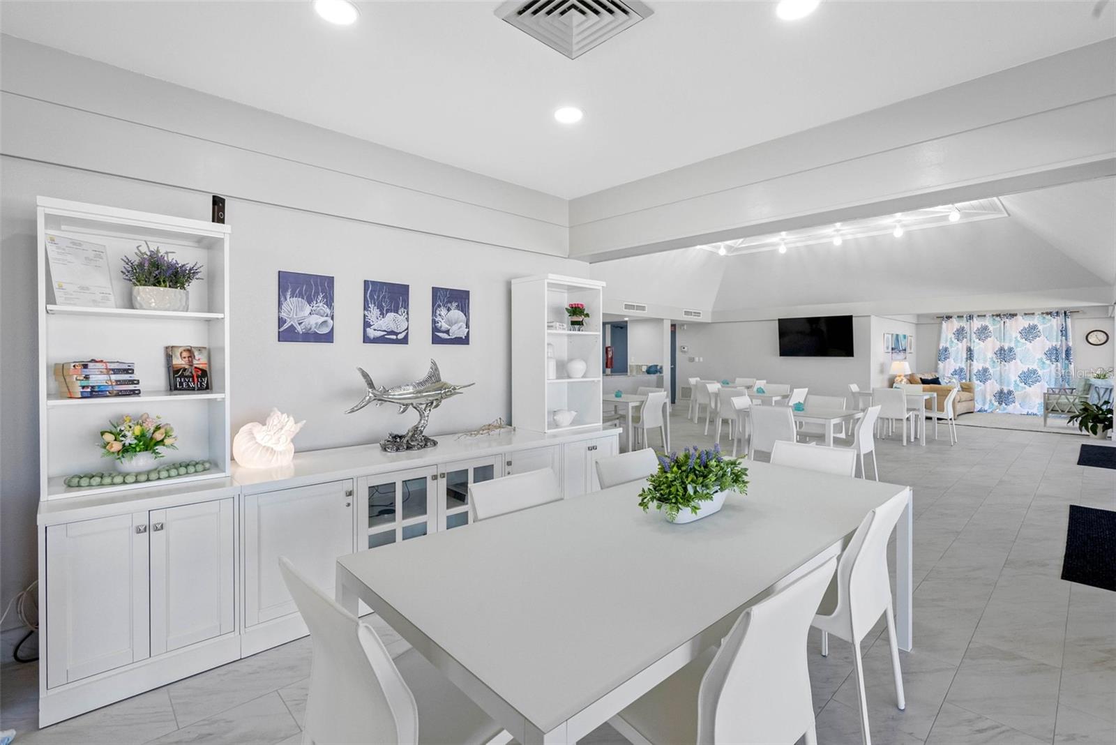 Image 33 of 45 For 100 Oakmont Lane 203