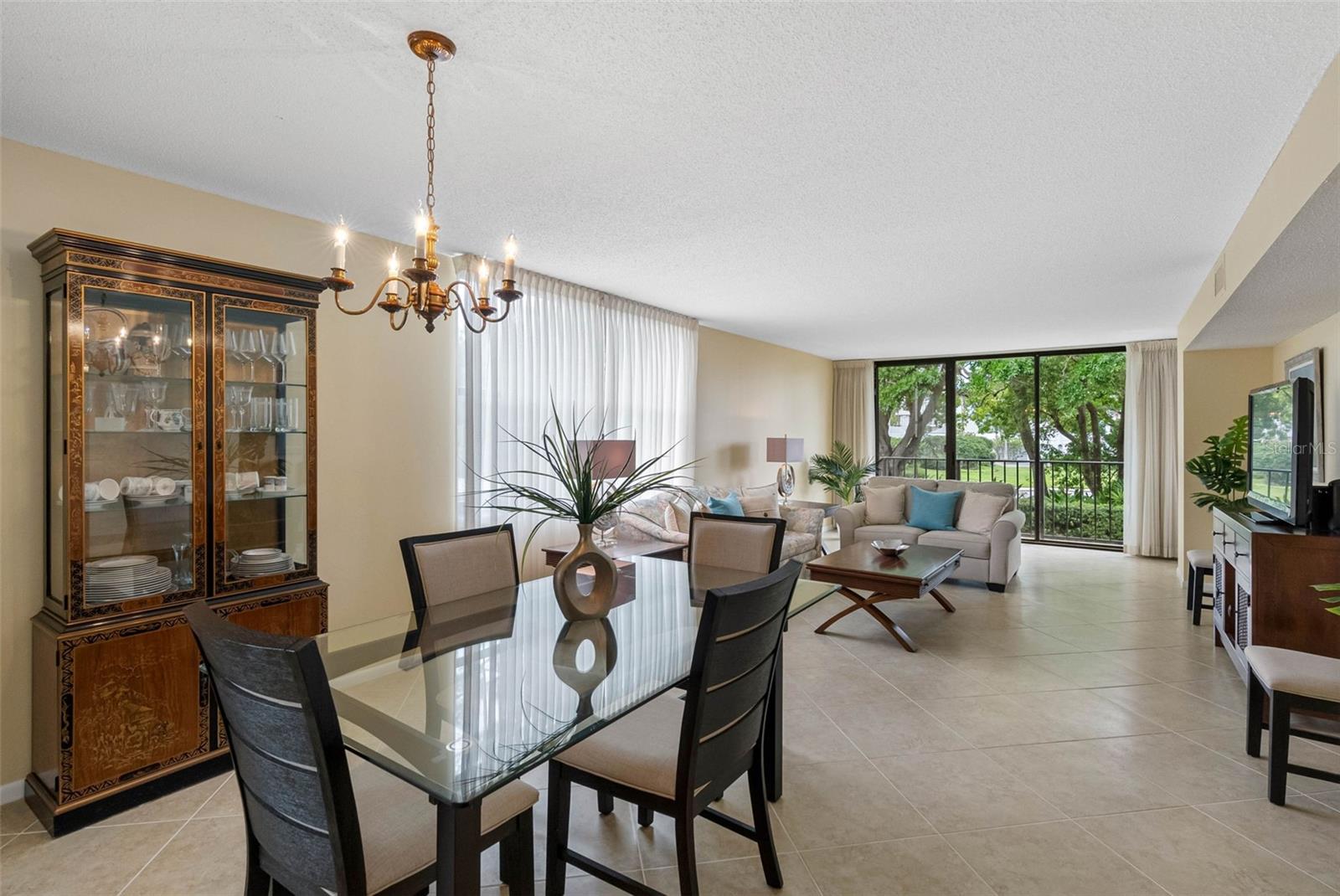 Image 4 of 45 For 100 Oakmont Lane 203