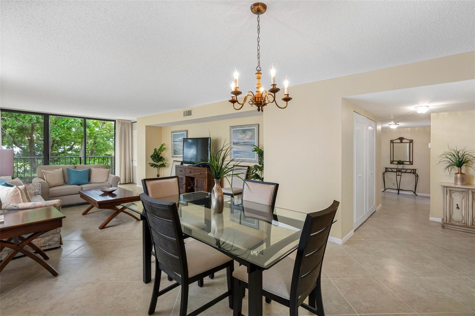 Image 5 of 45 For 100 Oakmont Lane 203