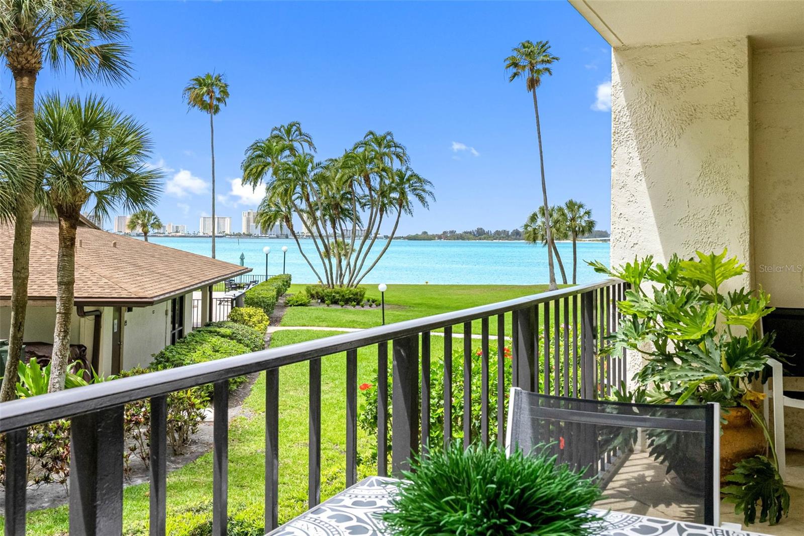 Image 8 of 45 For 100 Oakmont Lane 203