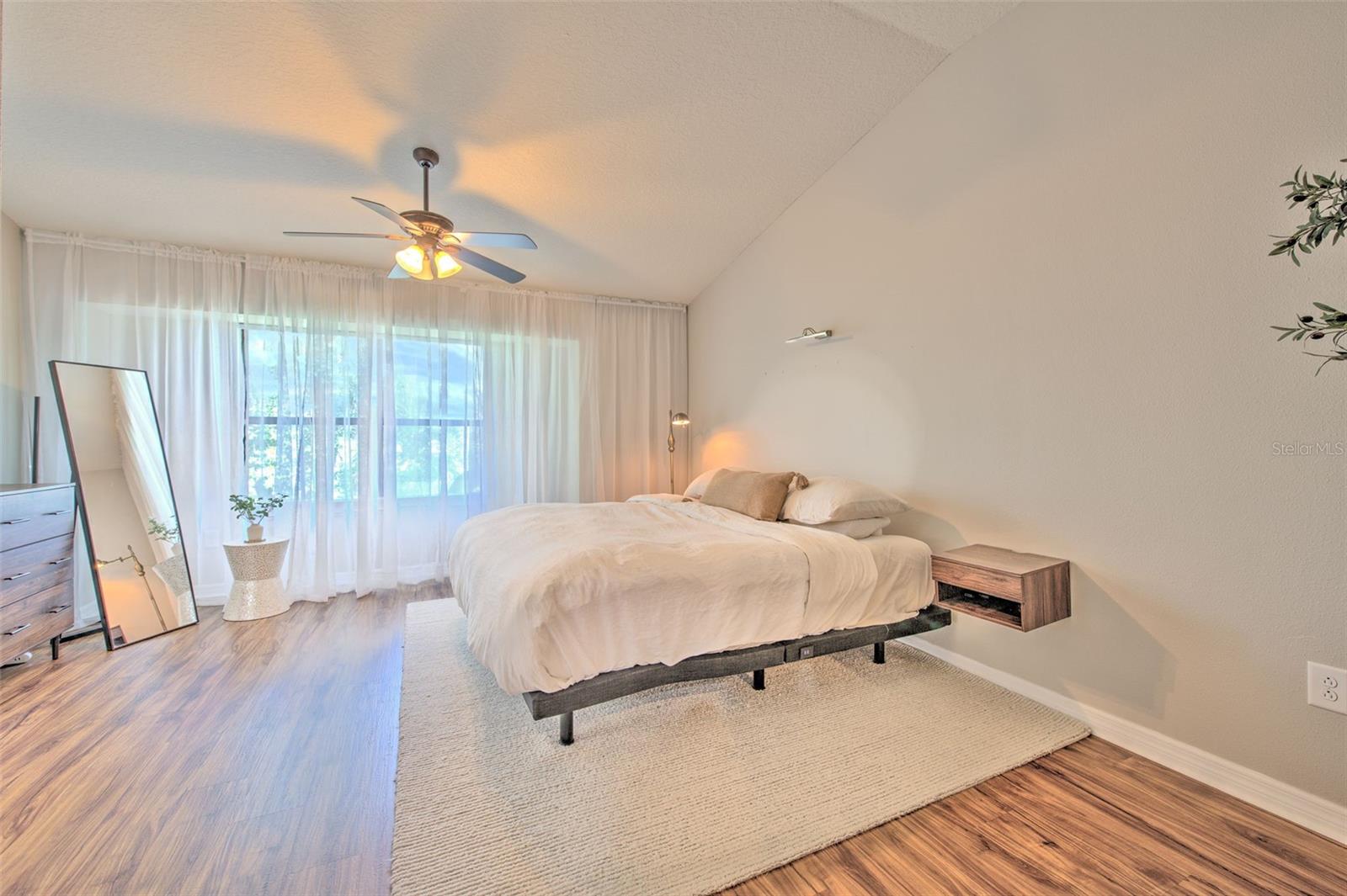 Image 27 of 41 For 11808 13th Way N