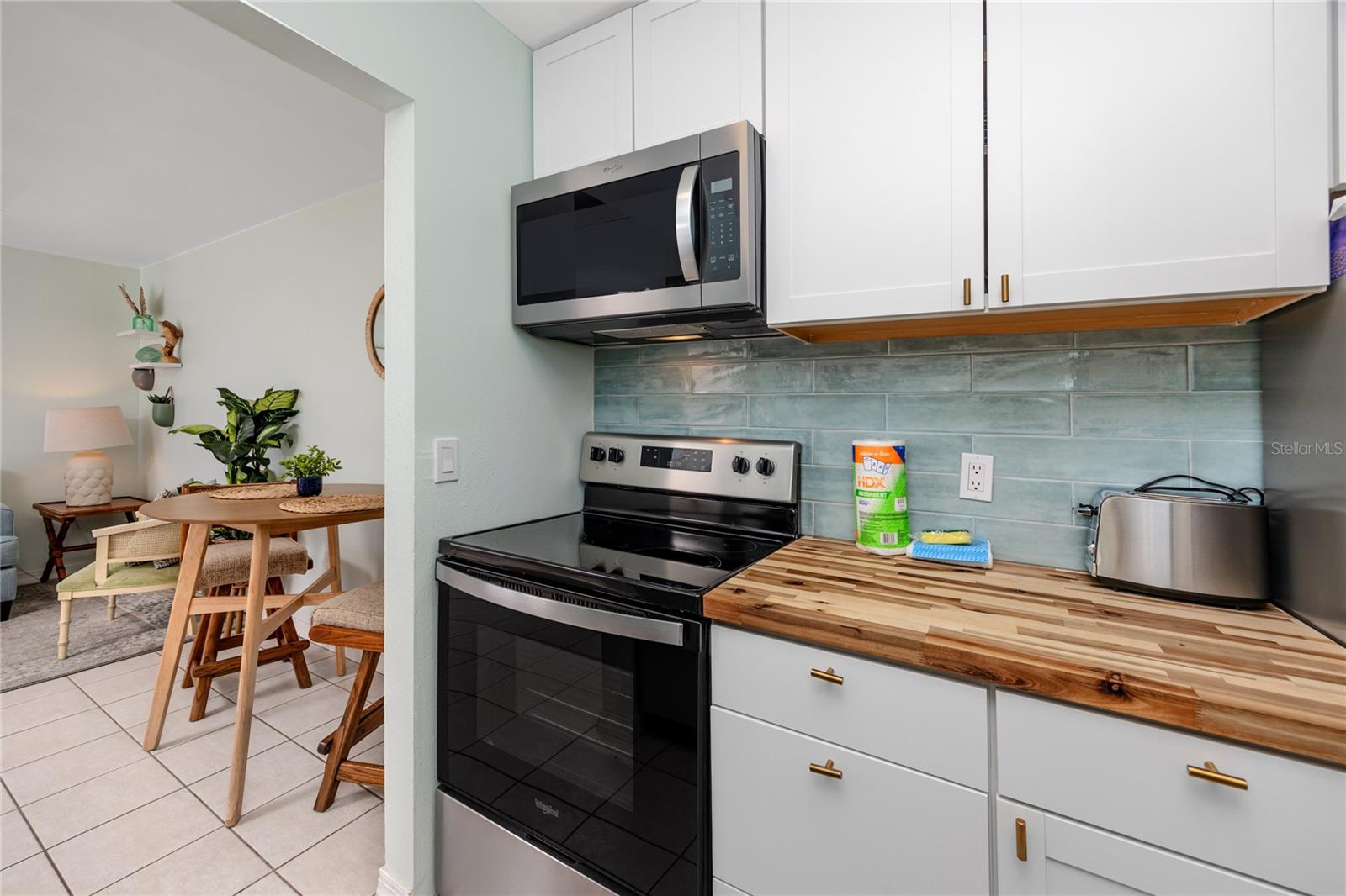 Image 16 of 59 For 159 Medallion Boulevard H