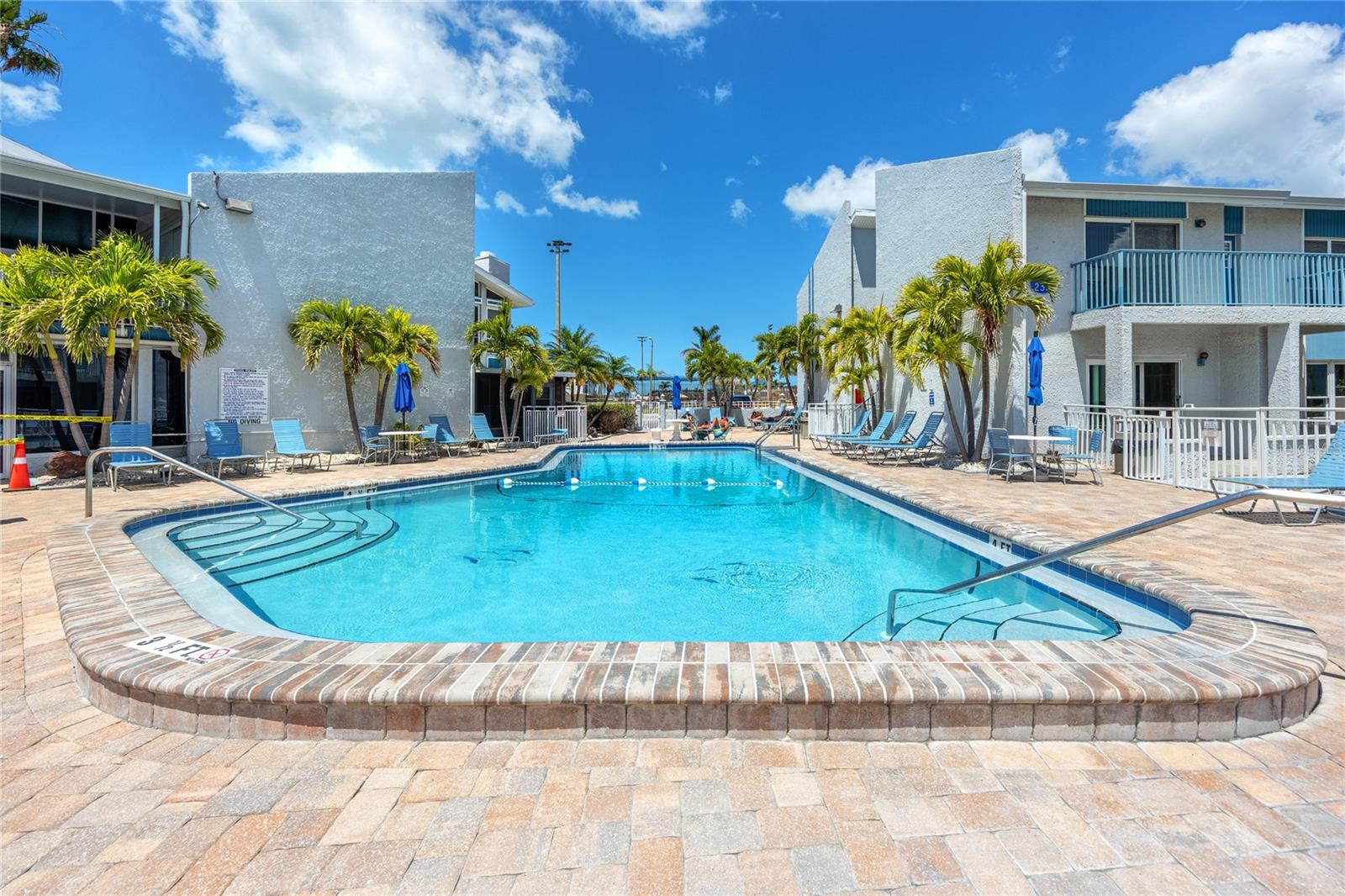 Image 33 of 59 For 159 Medallion Boulevard H