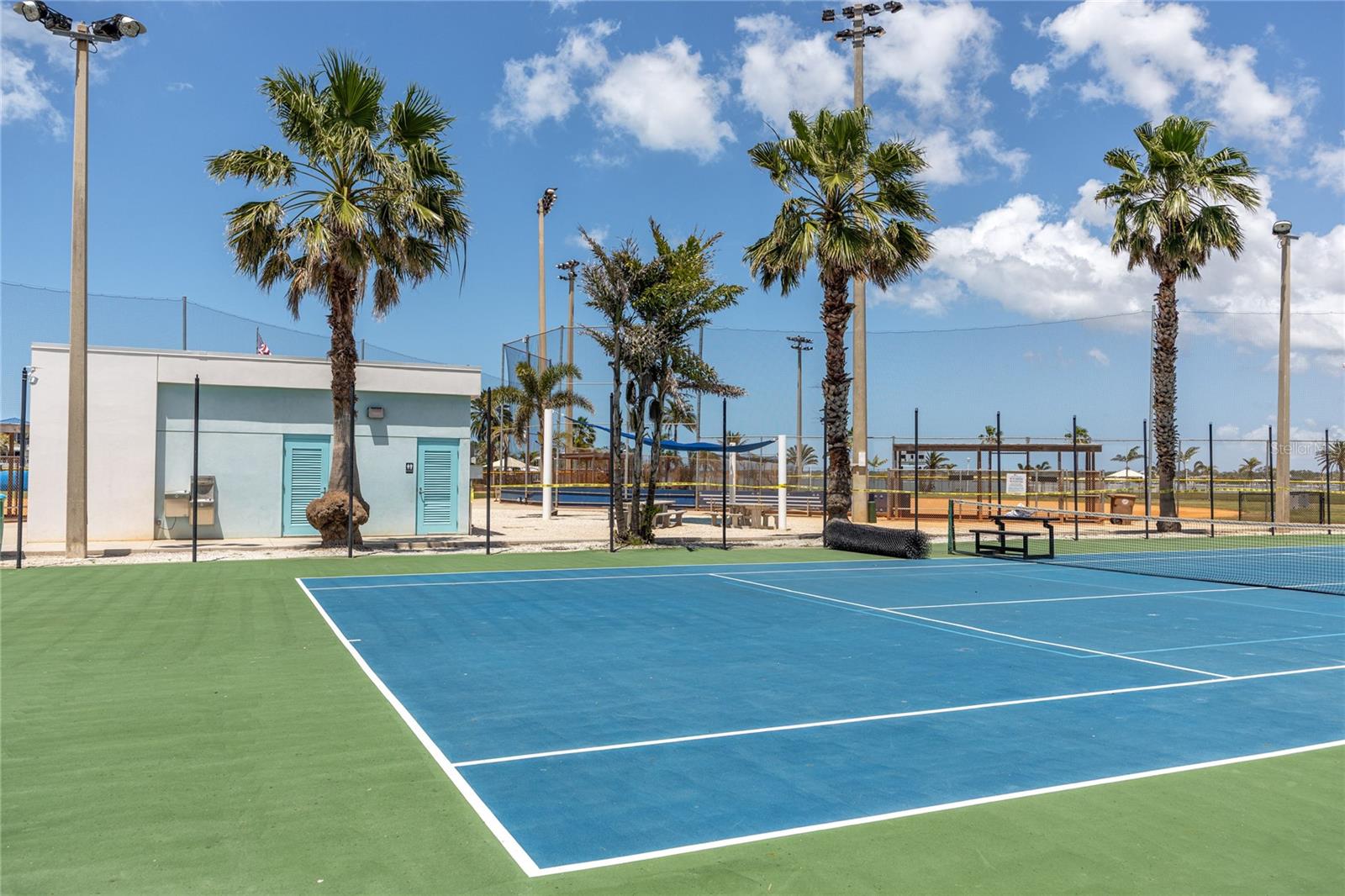 Image 35 of 59 For 159 Medallion Boulevard H