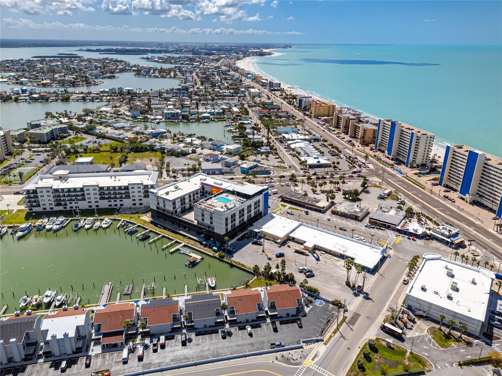 Image 43 of 59 For 159 Medallion Boulevard H