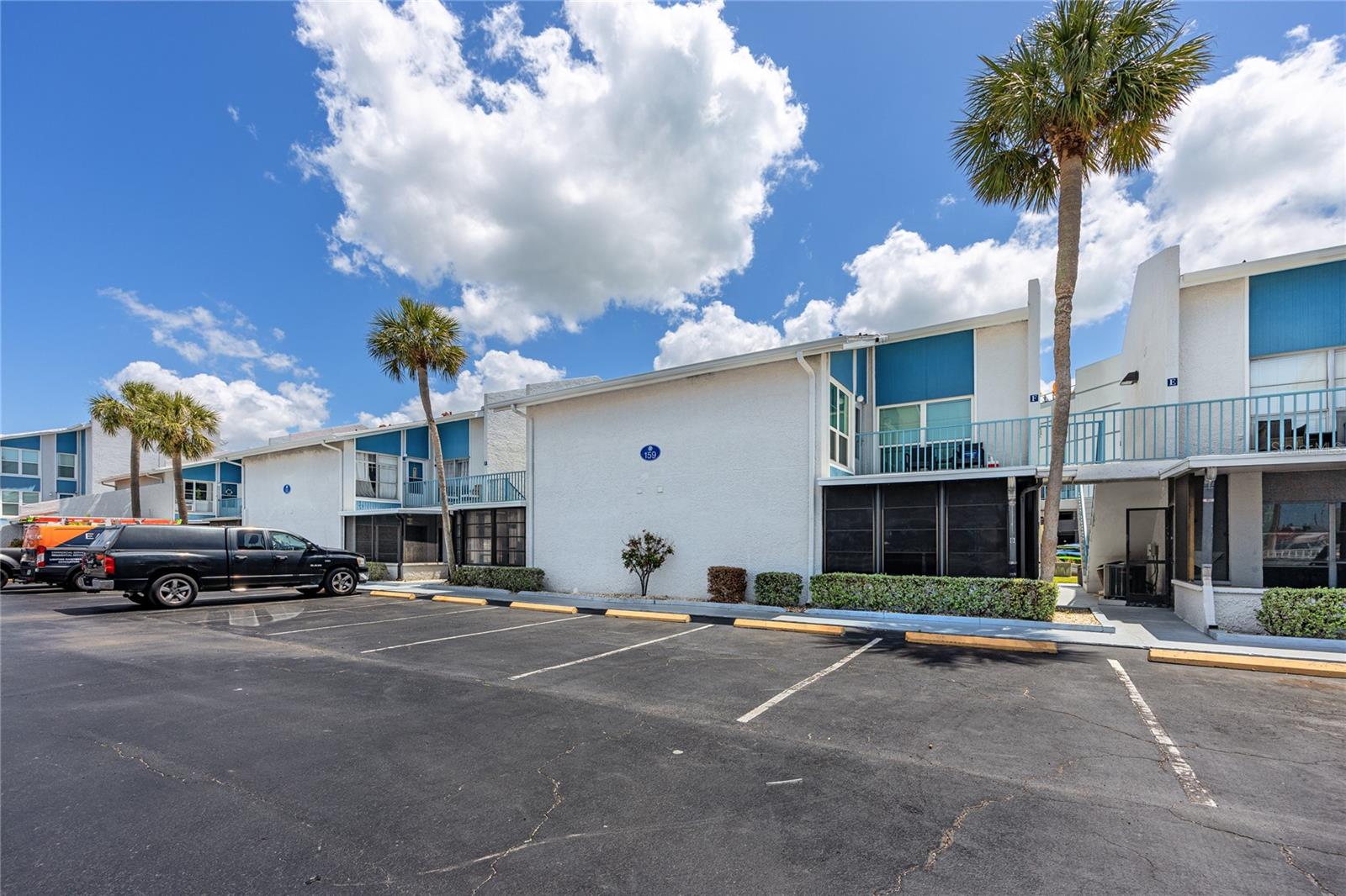 Image 49 of 59 For 159 Medallion Boulevard H